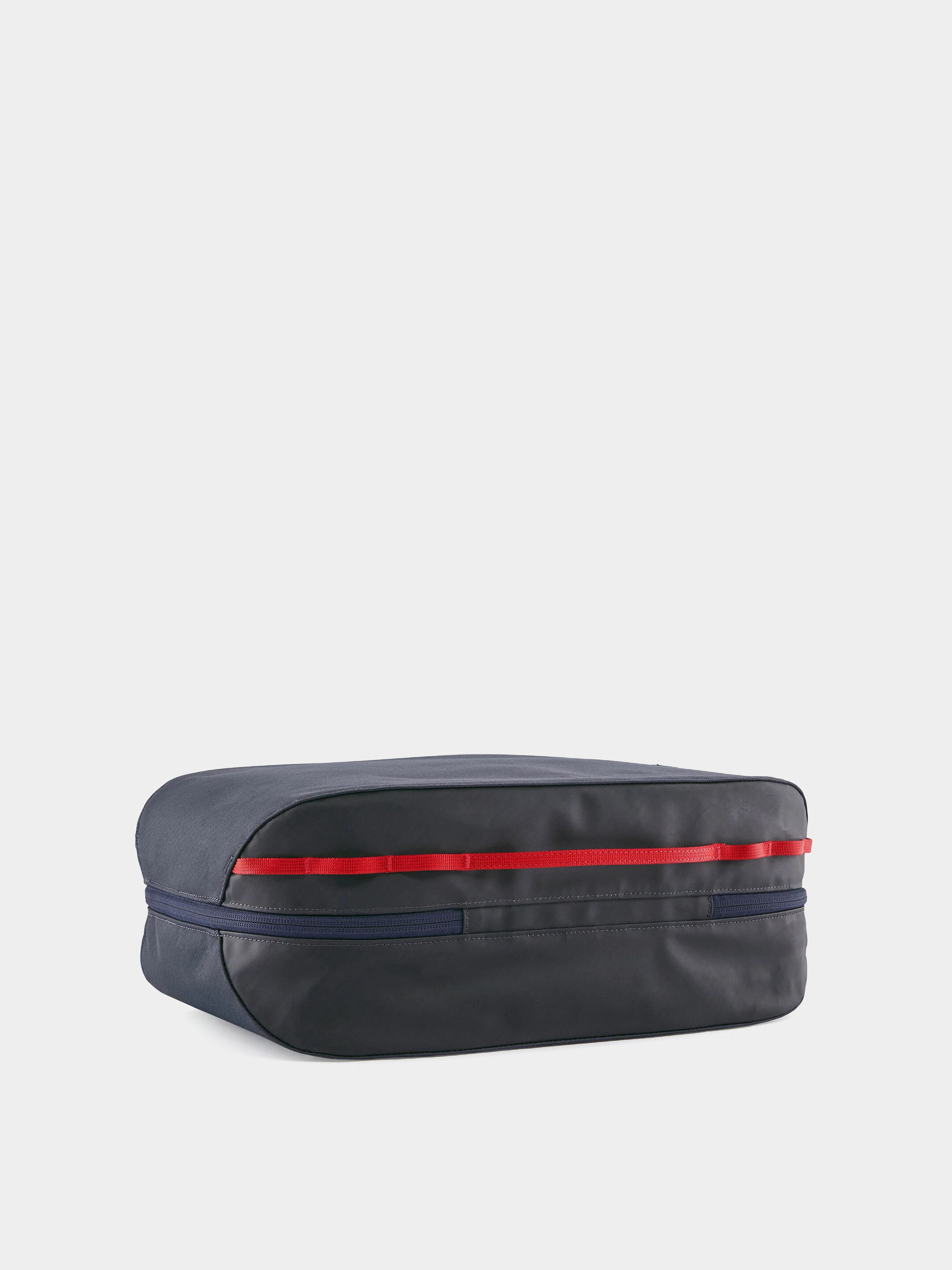 Козметична чантичка Patagonia Black Hole Cube 14L (smolder blue w/amanita red)