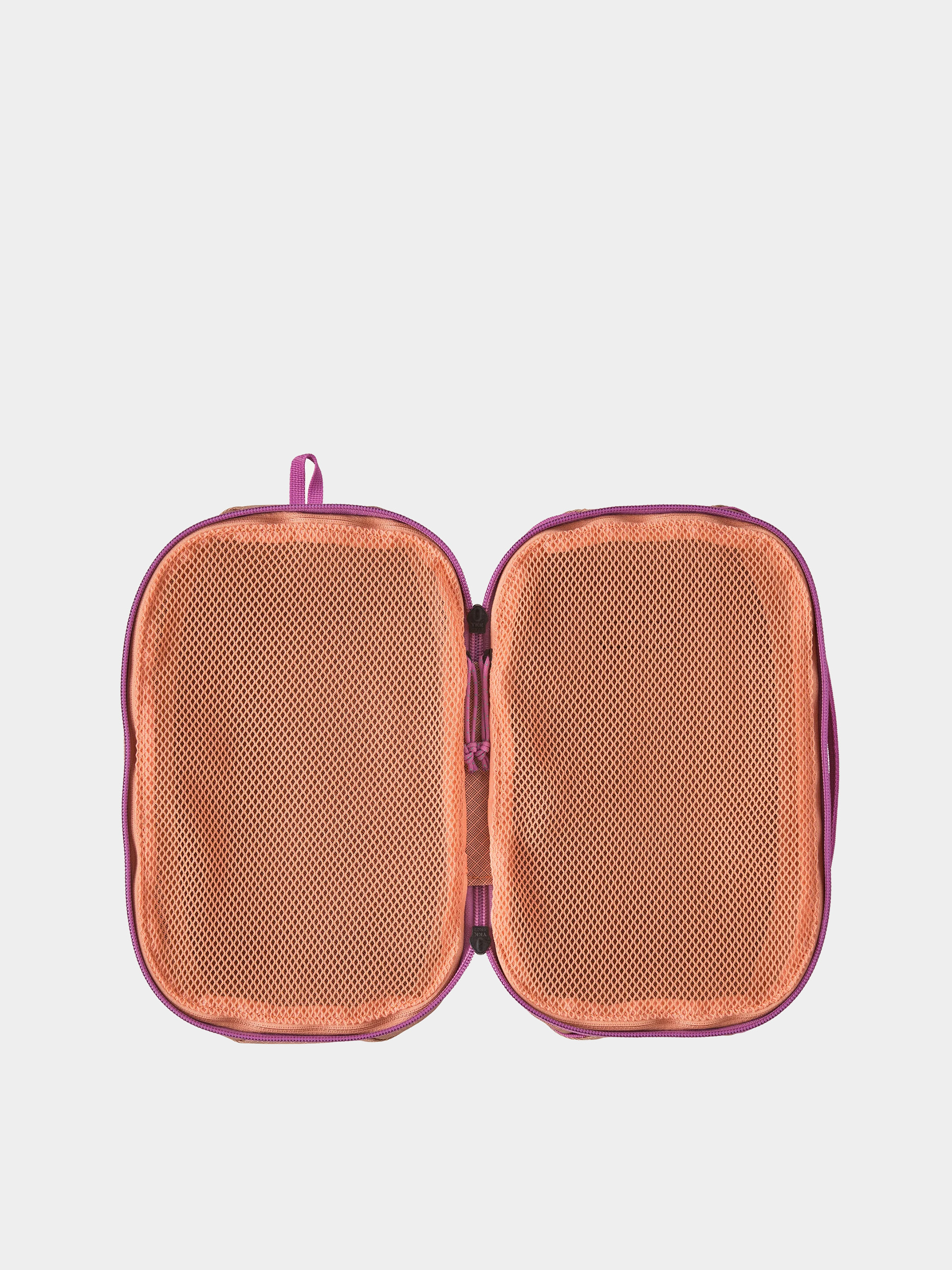 Козметична чантичка Patagonia Black Hole Cube 6L (peach sherbet)