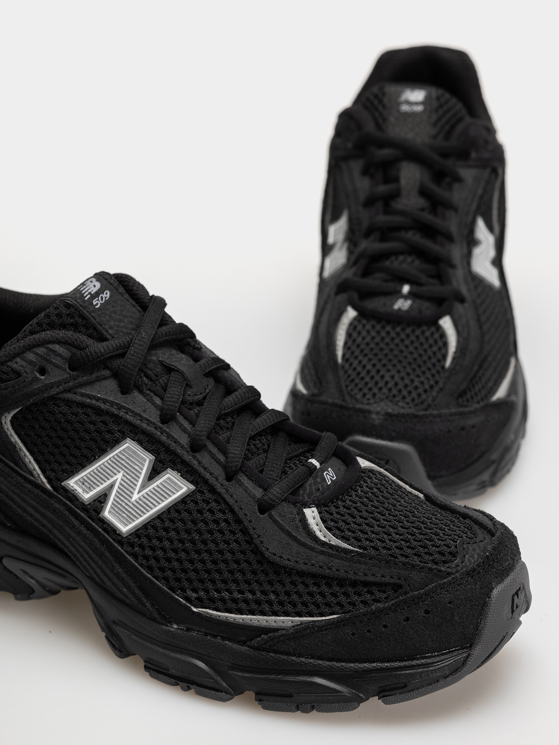 Обувки New Balance 509 (black/black)