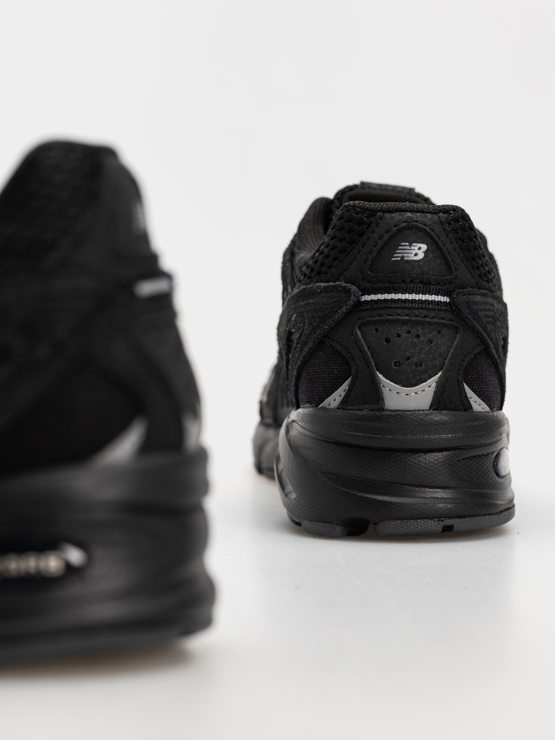 Обувки New Balance 509 (black/black)