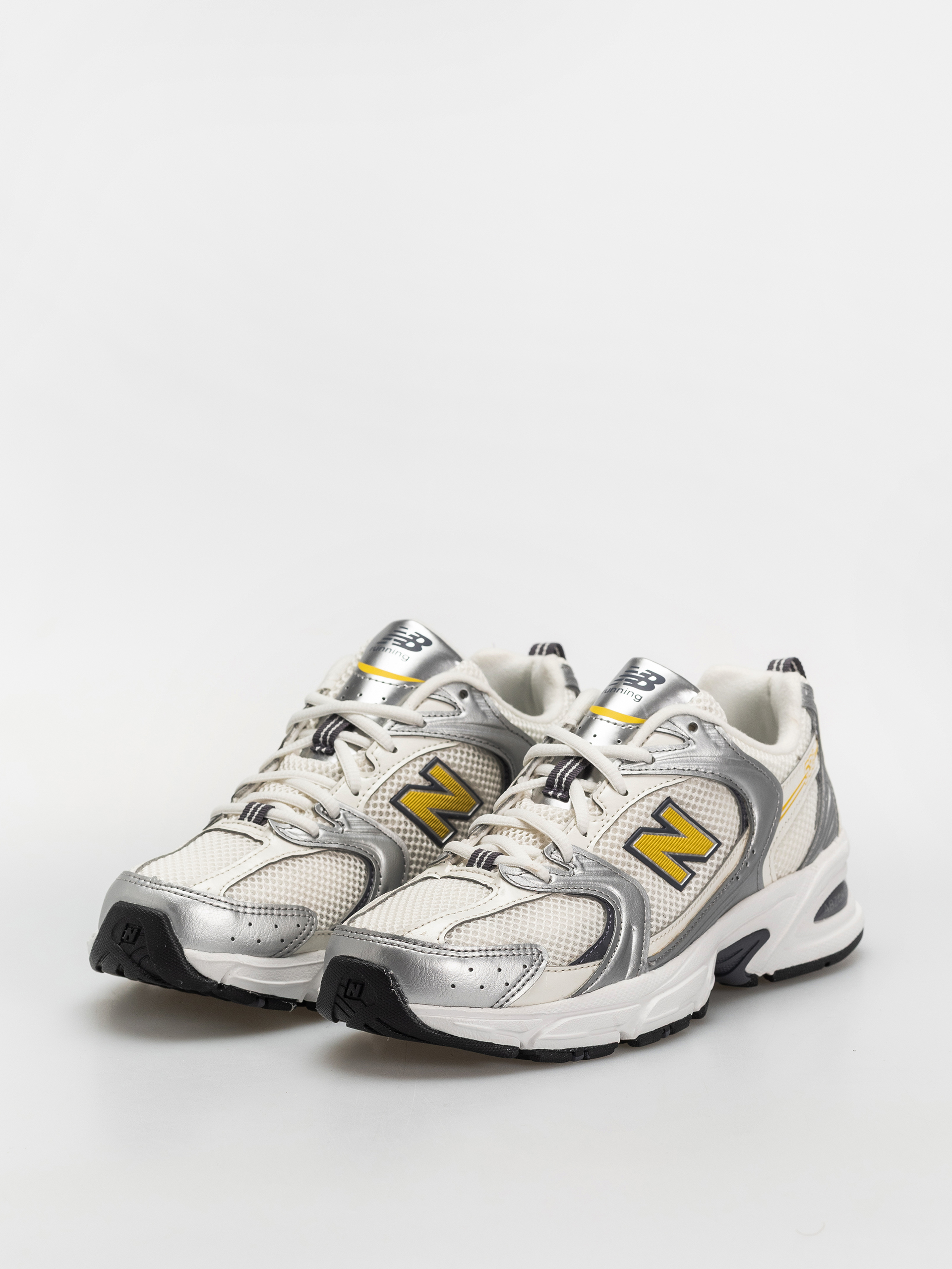 Обувки New Balance 530 (silver metallic/sea salt/apollo gold)