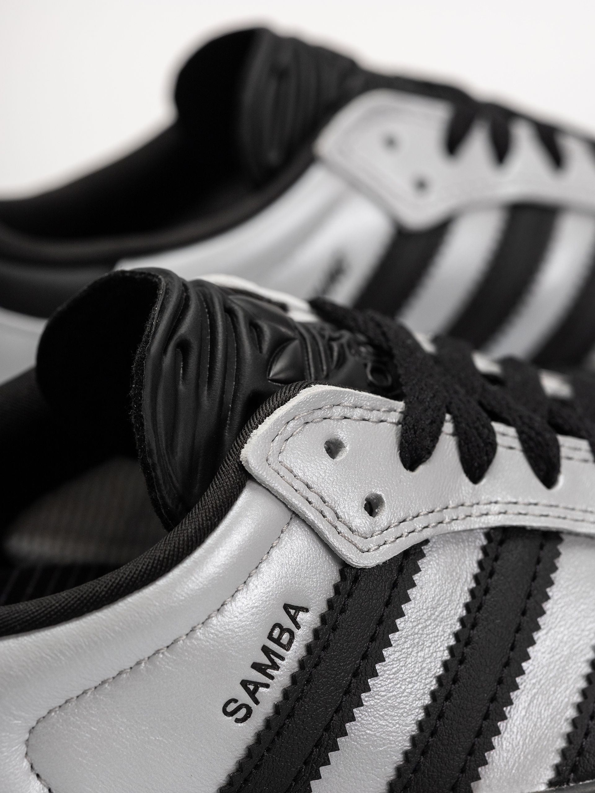 Обувки adidas Puig Samba (silvmt/cblack/cblack)