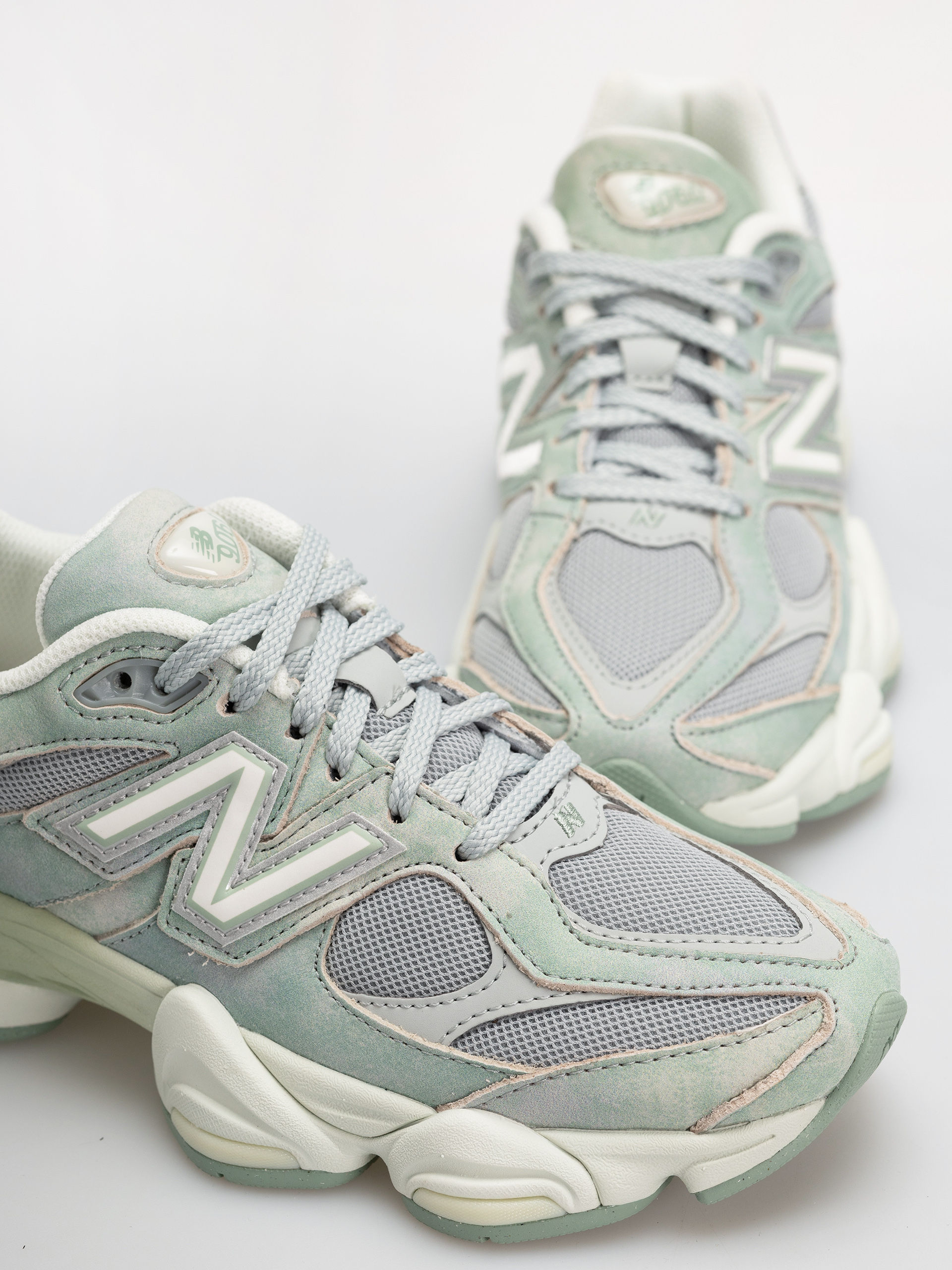 Обувки New Balance 9060 (mosaic green/sea salt)