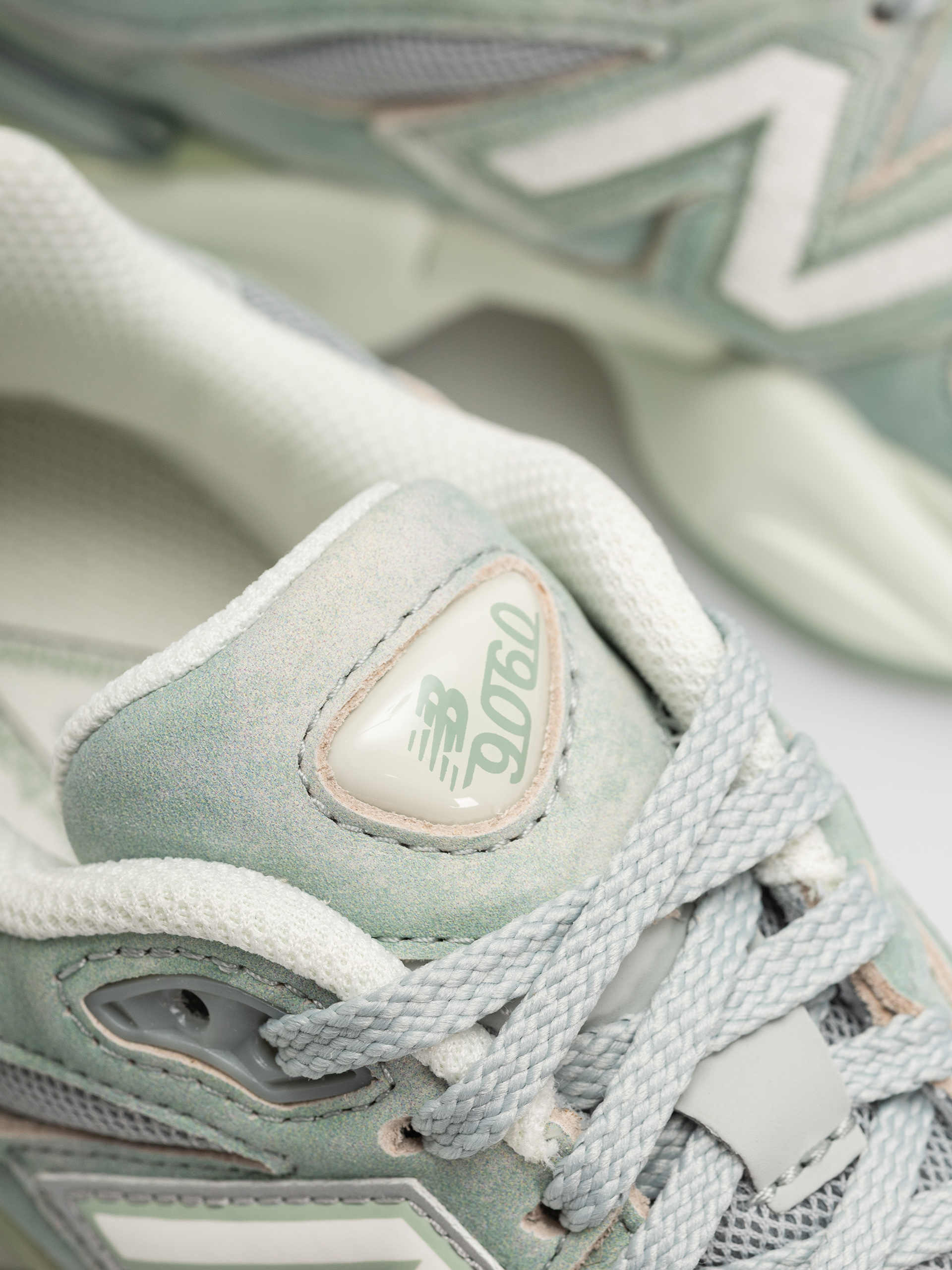 Обувки New Balance 9060 (mosaic green/sea salt)