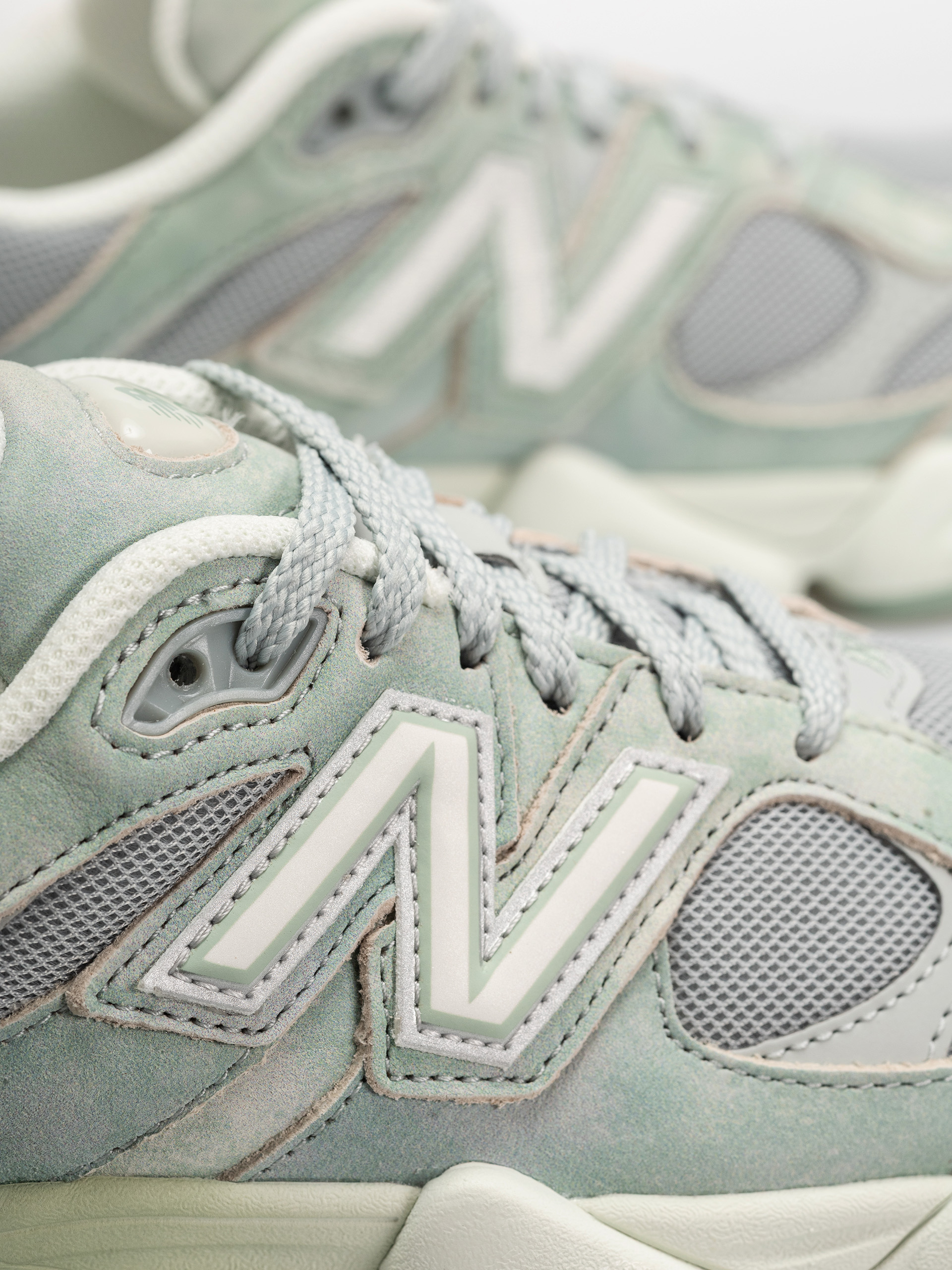 Обувки New Balance 9060 (mosaic green/sea salt)