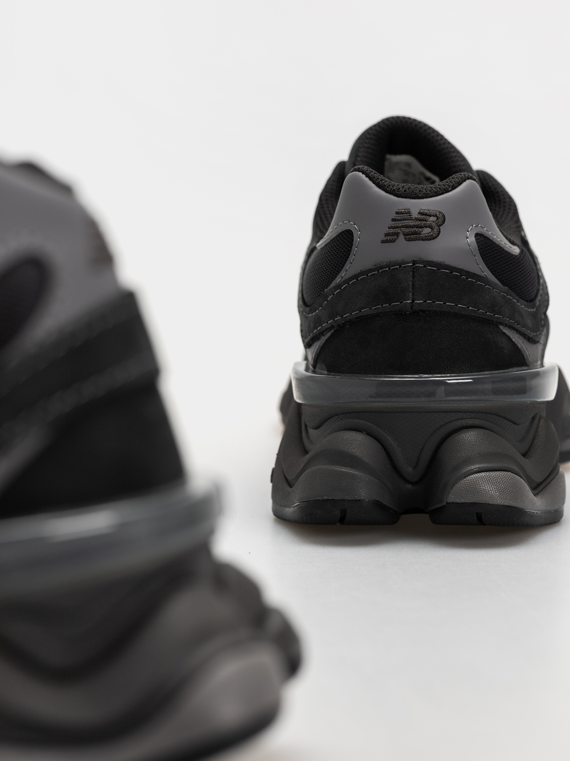 Обувки New Balance 9060 (black/castlerock)