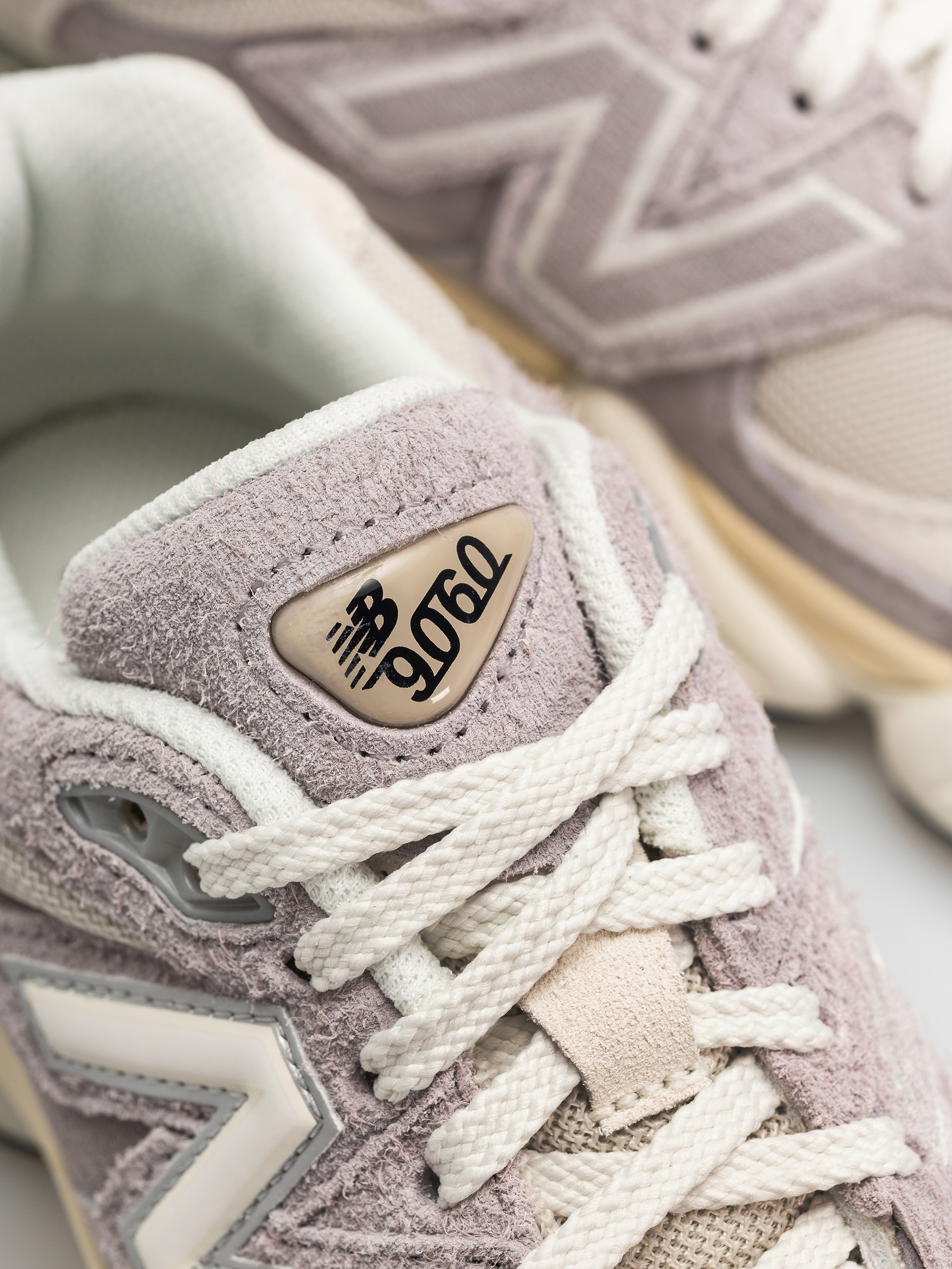 Обувки New Balance 9060 (truffle salt/timberwolf)