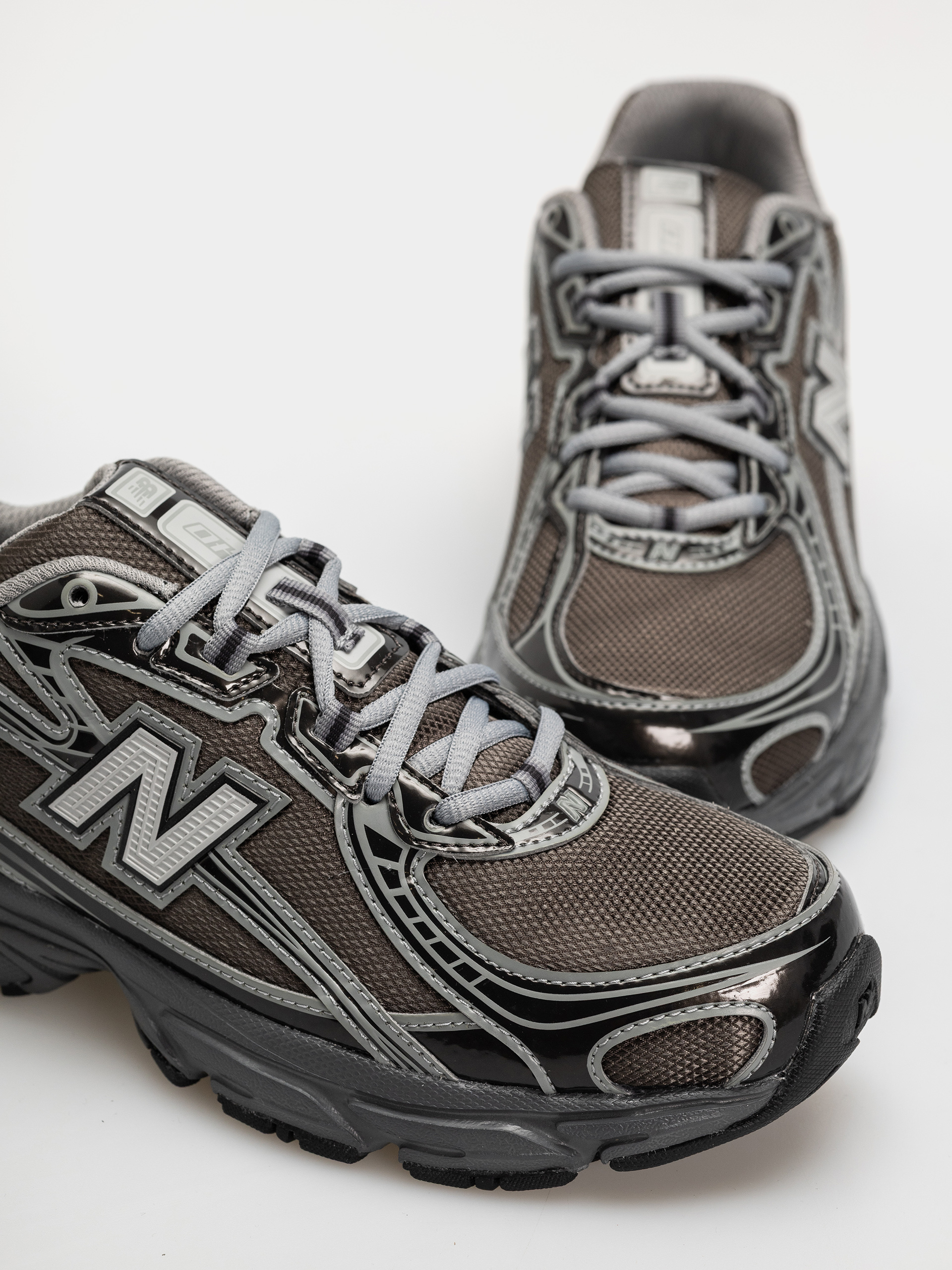 Обувки New Balance 740 (black metallic/castlerock pfp)