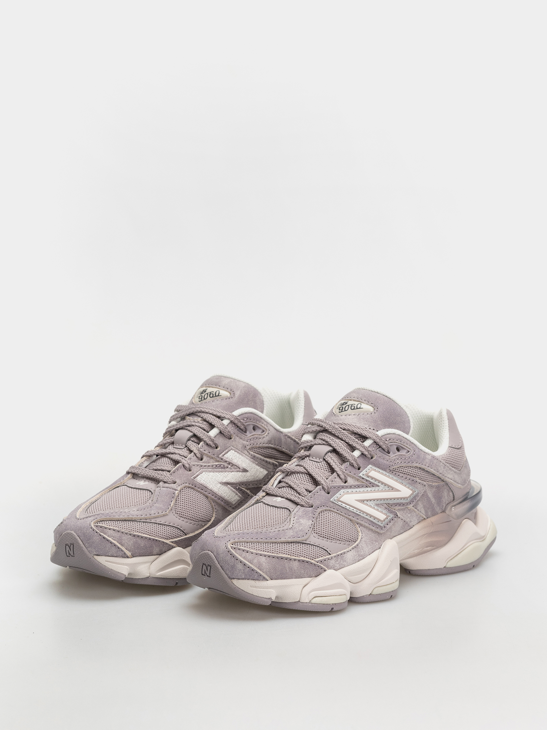 Обувки New Balance 9060 (truffle salt/sea salt)