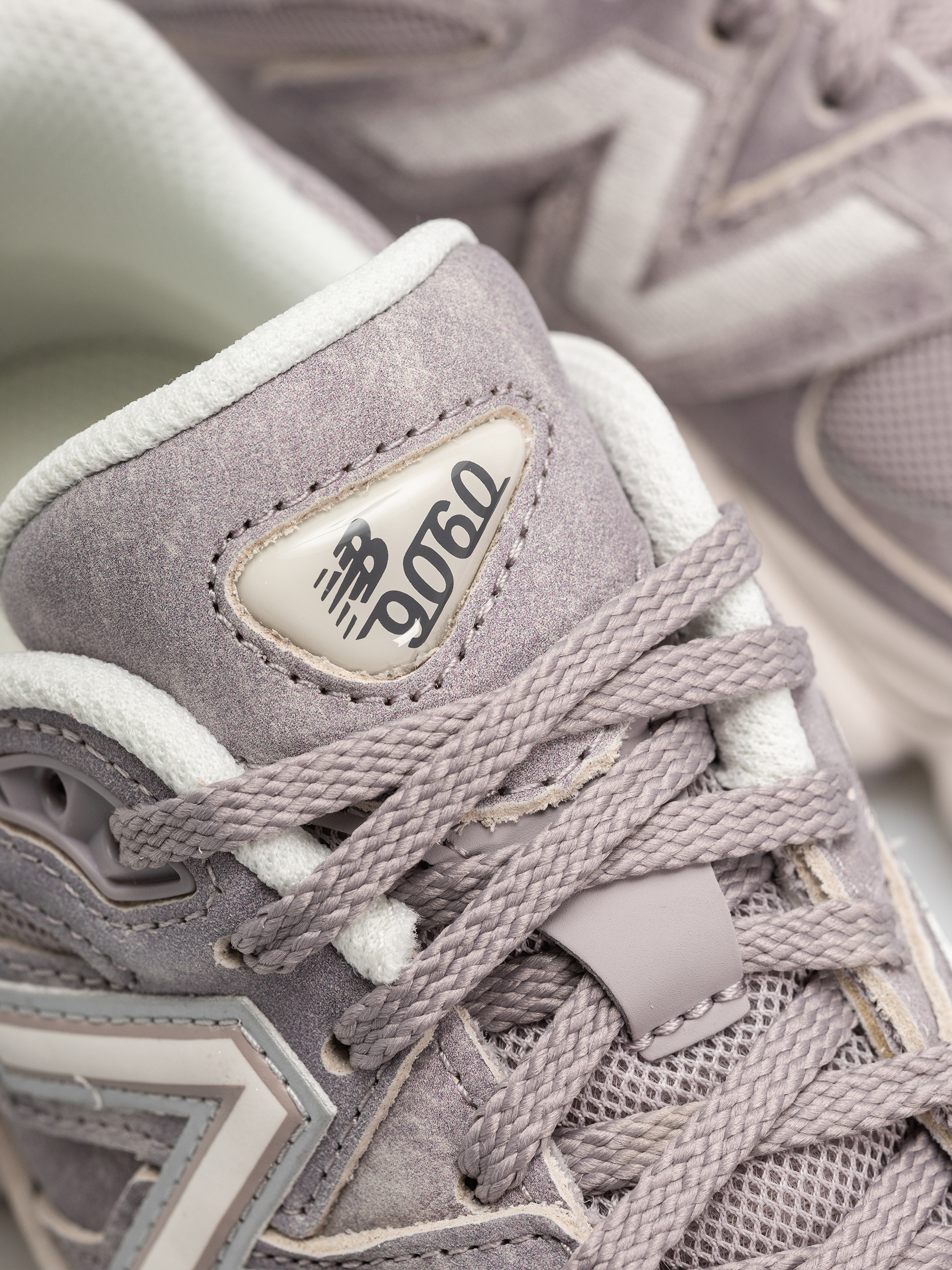 Обувки New Balance 9060 (truffle salt/sea salt)