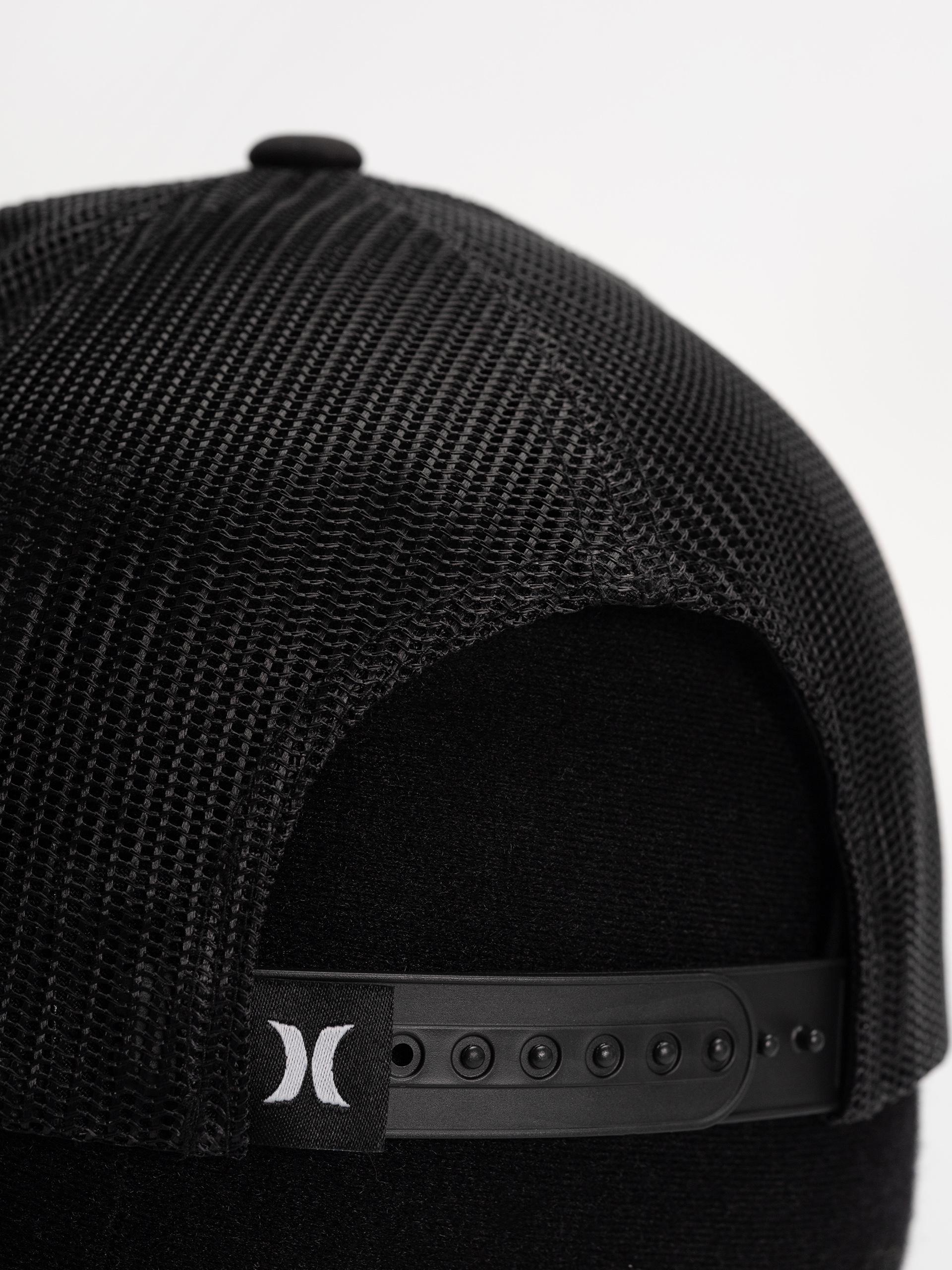 Шапка с козирка Hurley Del Mar Trucker (black/white)