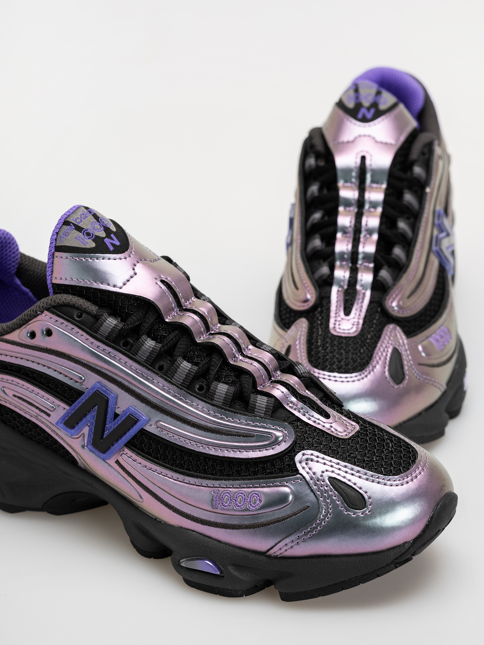 Обувки New Balance 1000 (faded black/electric indigo)