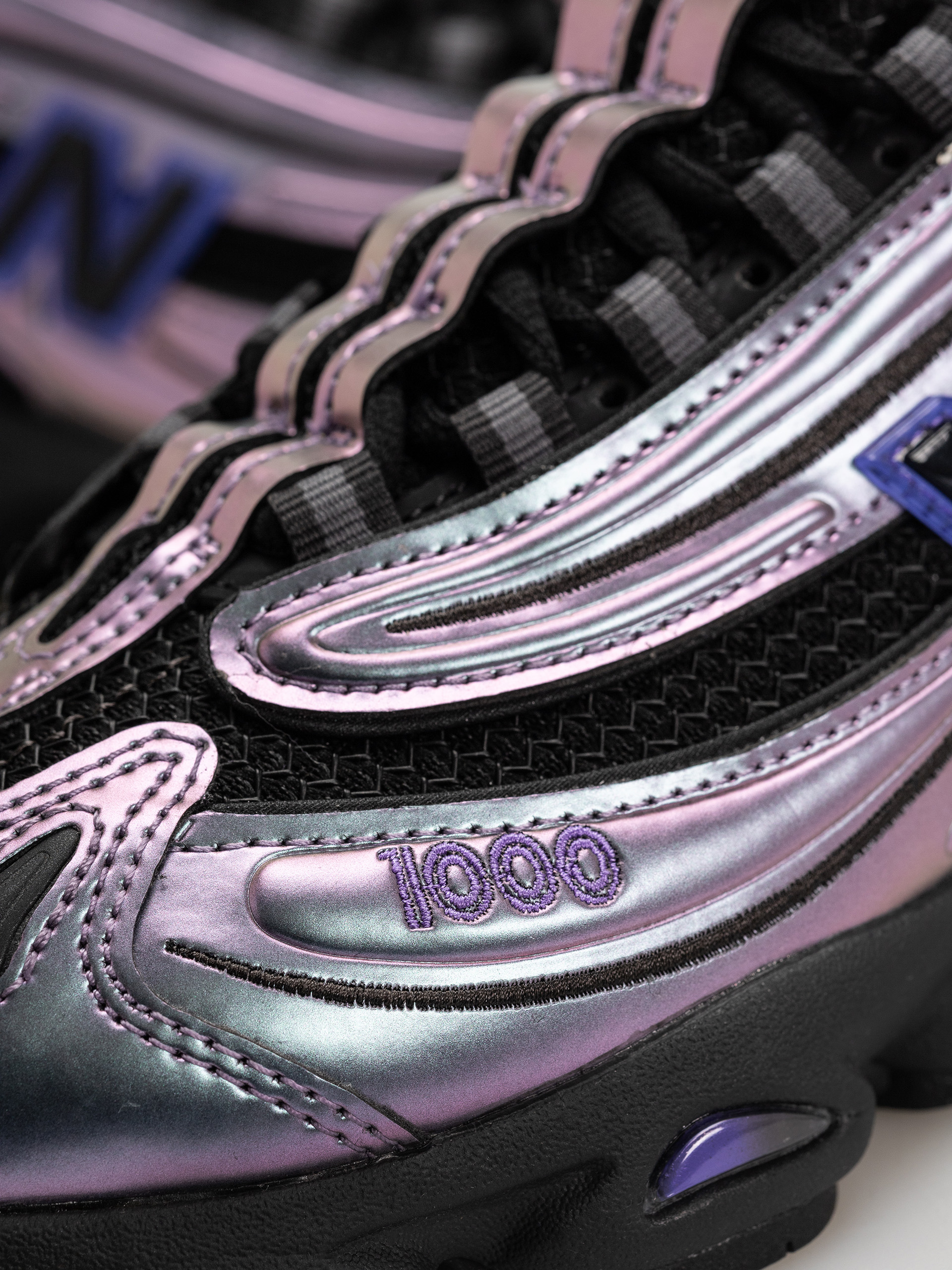 Обувки New Balance 1000 (faded black/electric indigo)