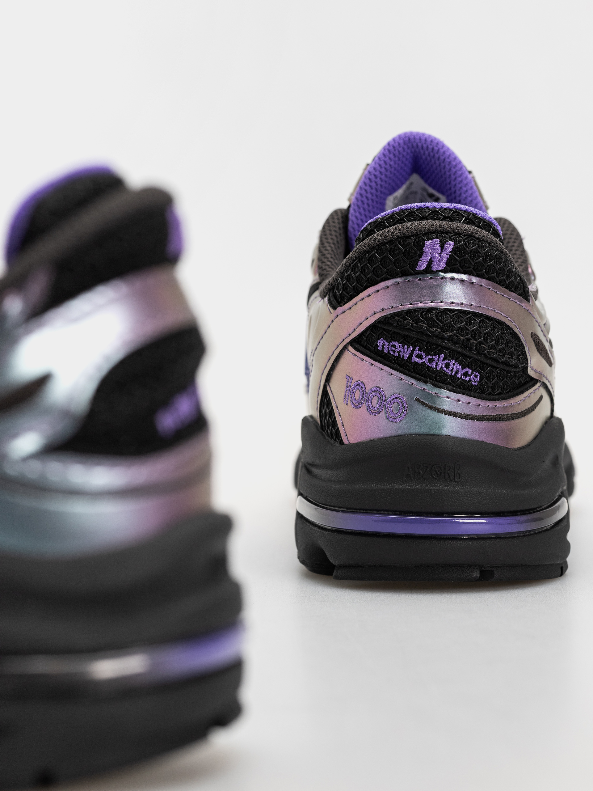 Обувки New Balance 1000 (faded black/electric indigo)