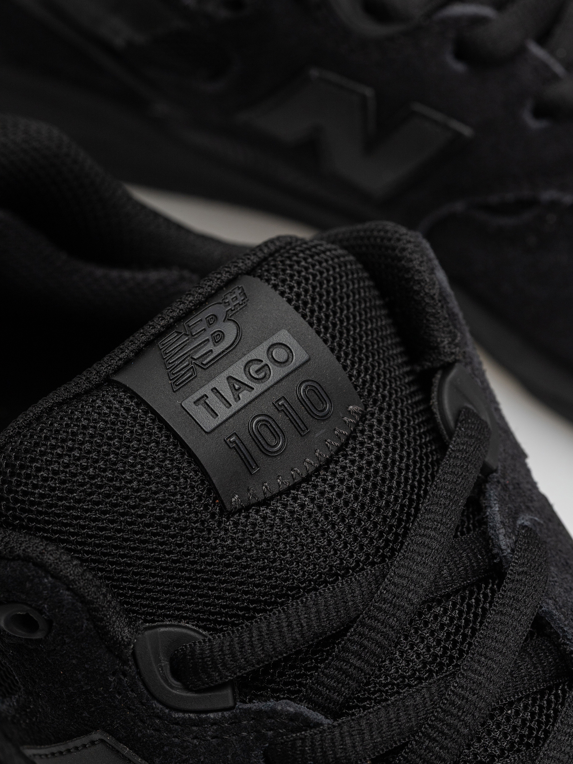 Обувки New Balance 1010 (black/black)