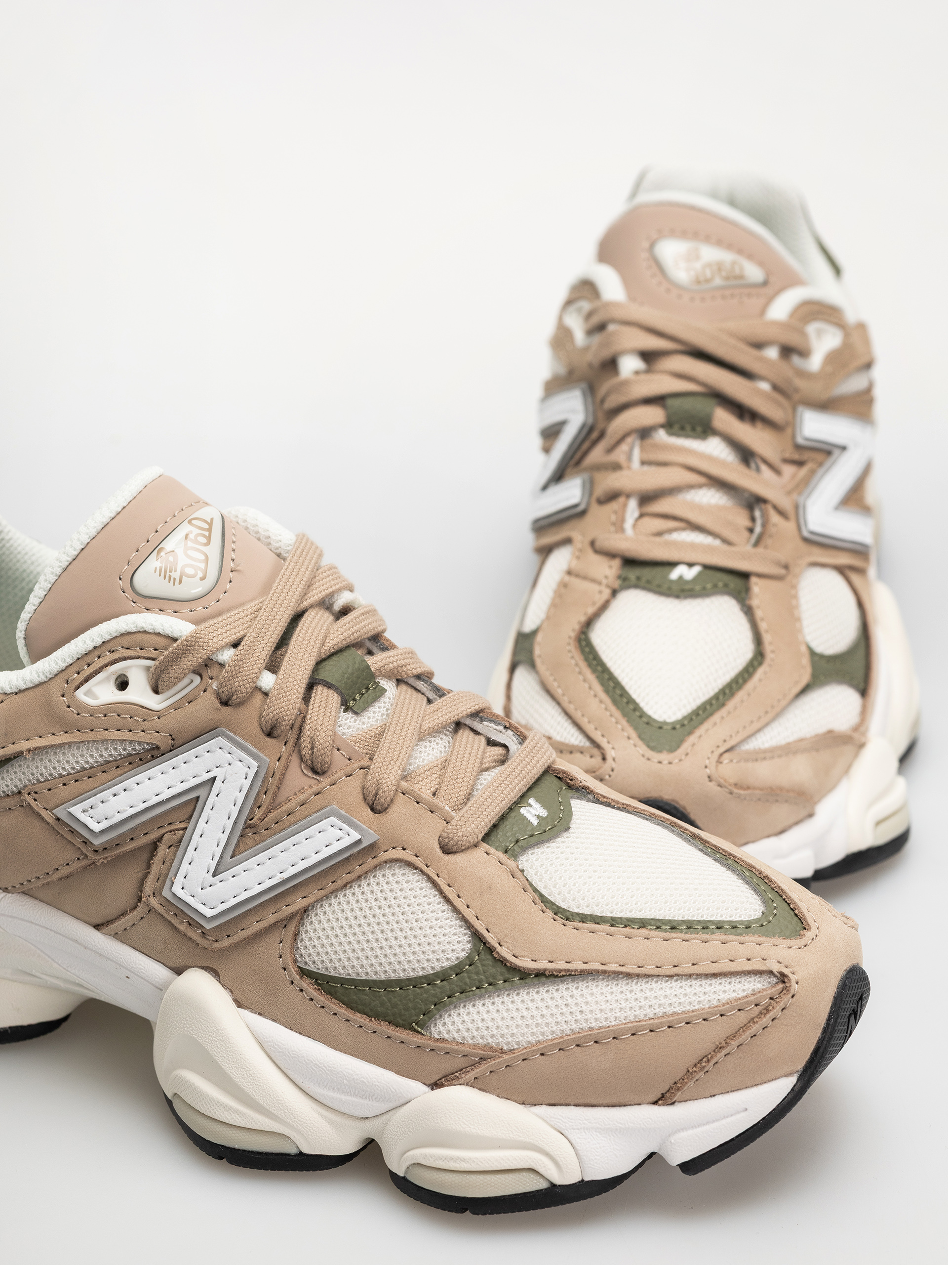 Обувки New Balance 9060 (mindful grey/dark olivine)