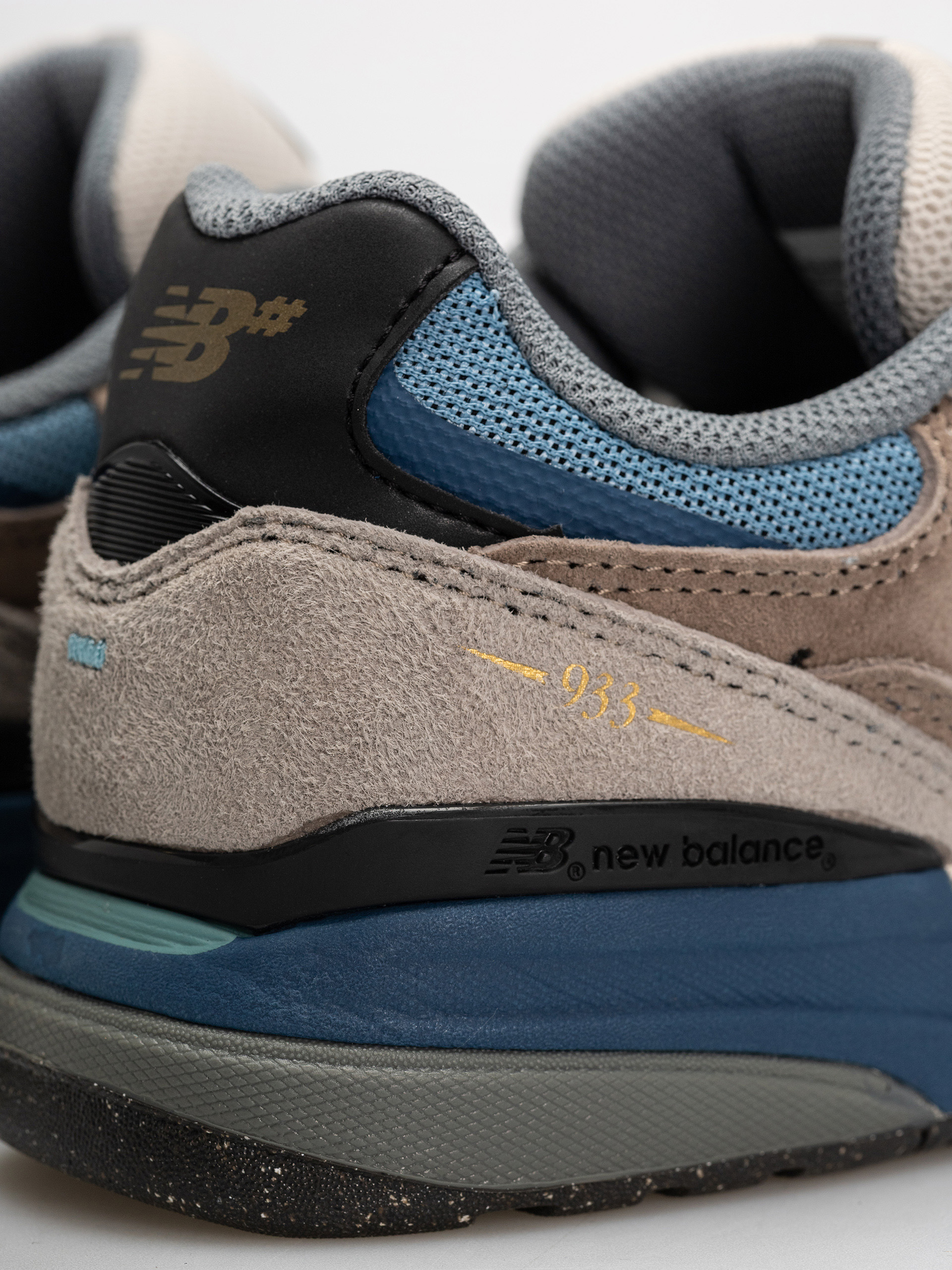 Обувки New Balance 933 (mushroom/still water)