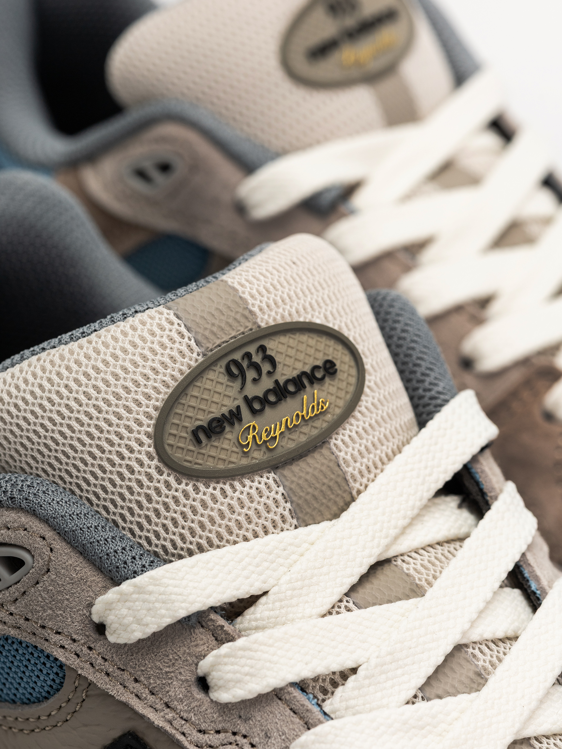 Обувки New Balance 933 (mushroom/still water)