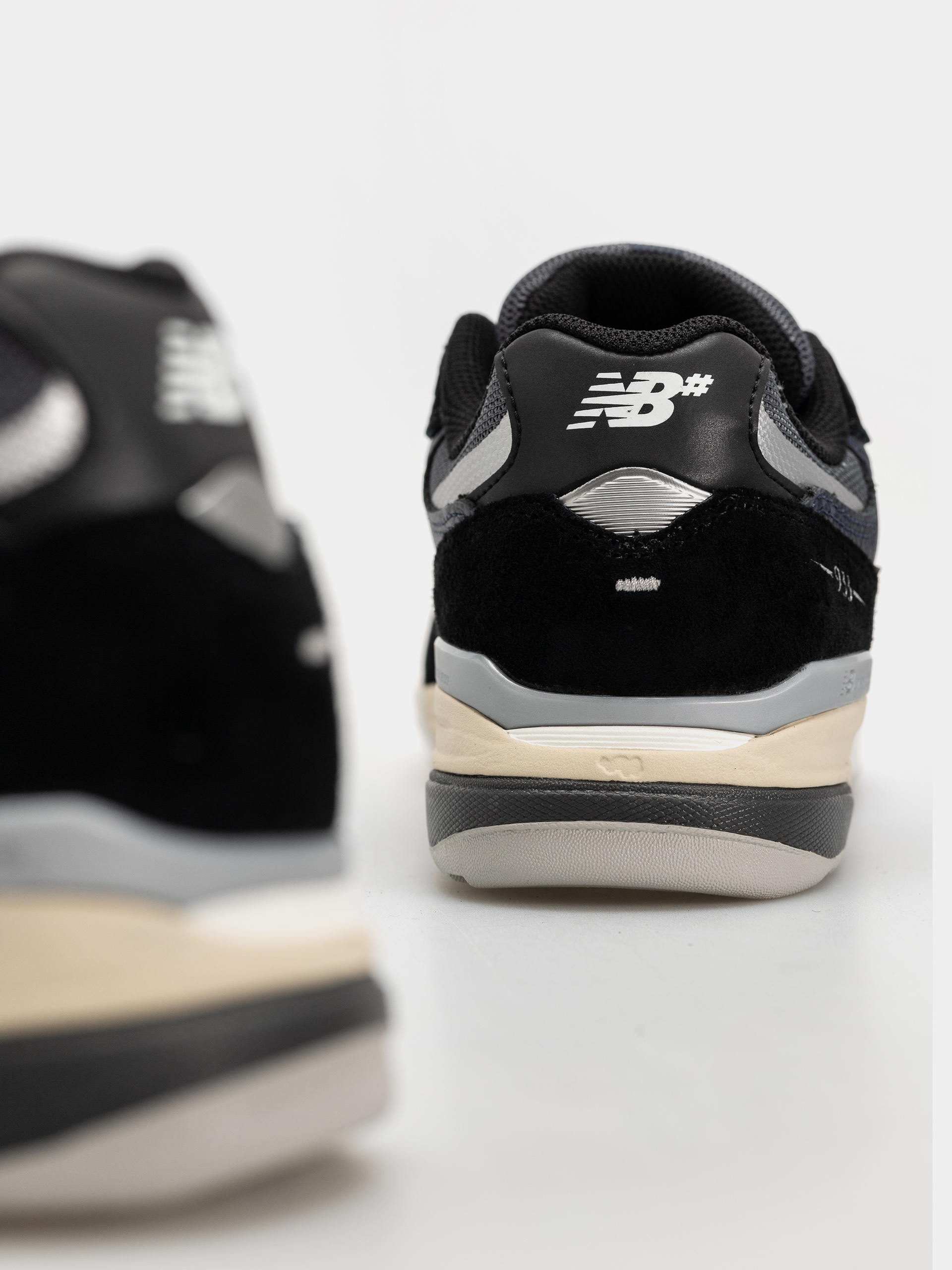 Обувки New Balance 933 (6023 black/eclipse)