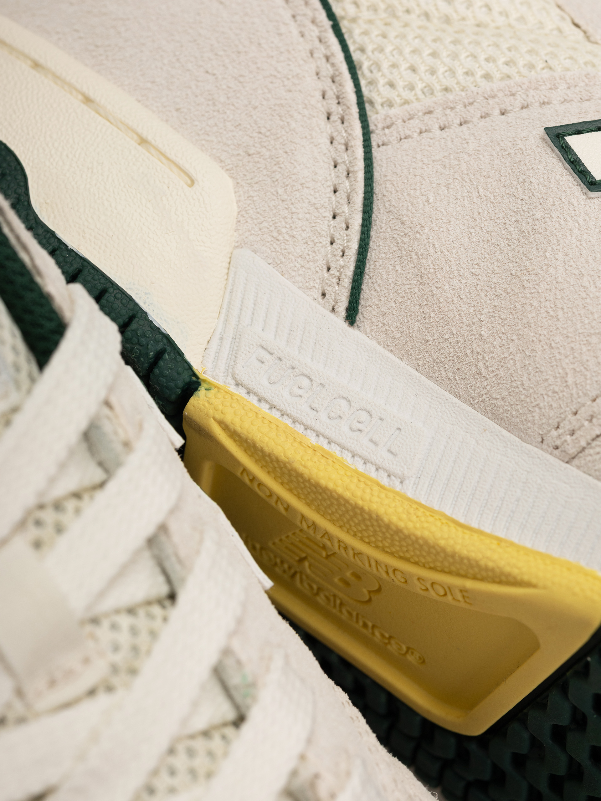 Обувки New Balance 600 (103 white/green)