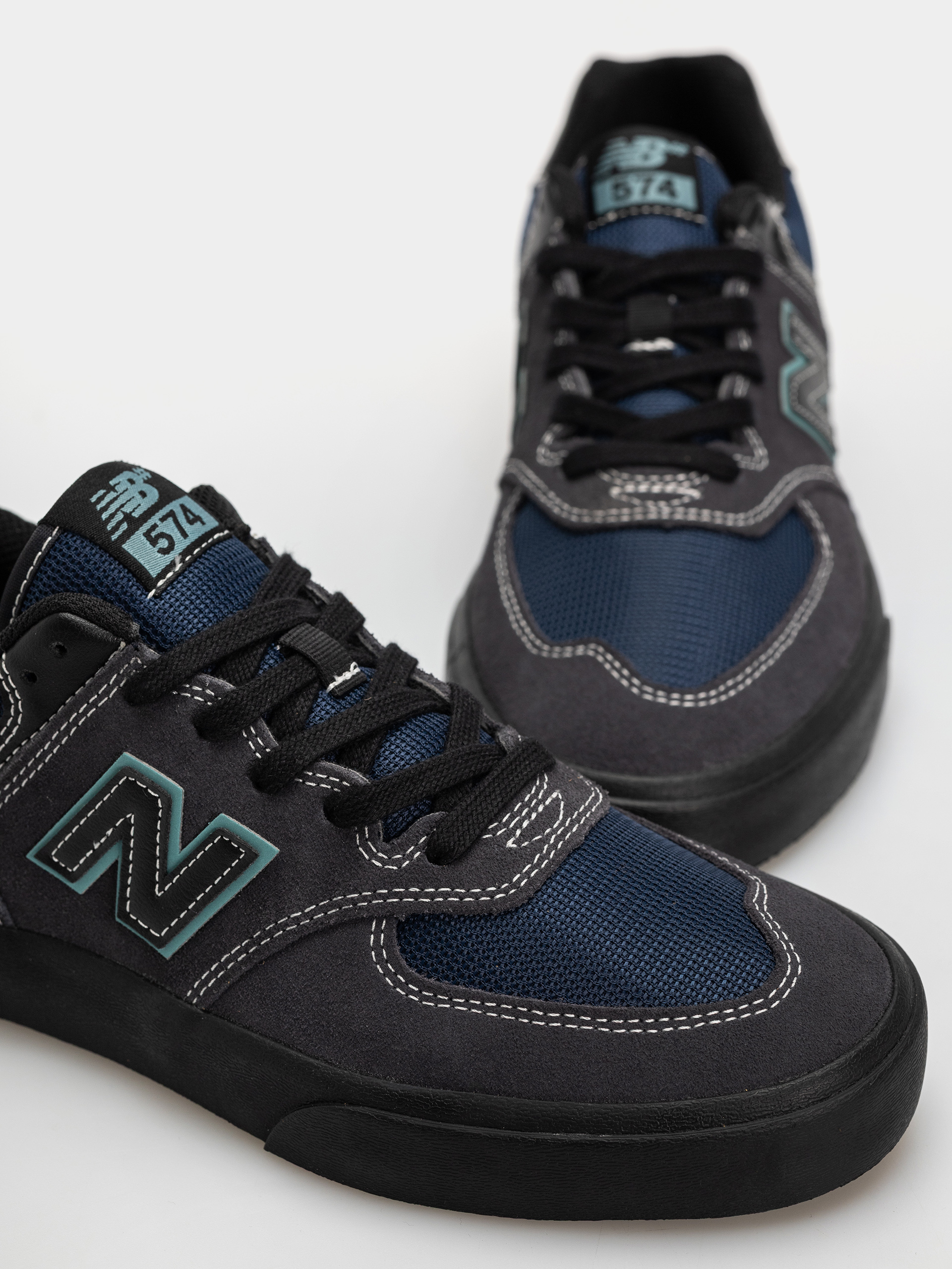 Обувки New Balance 574 (faded black/faded teal)