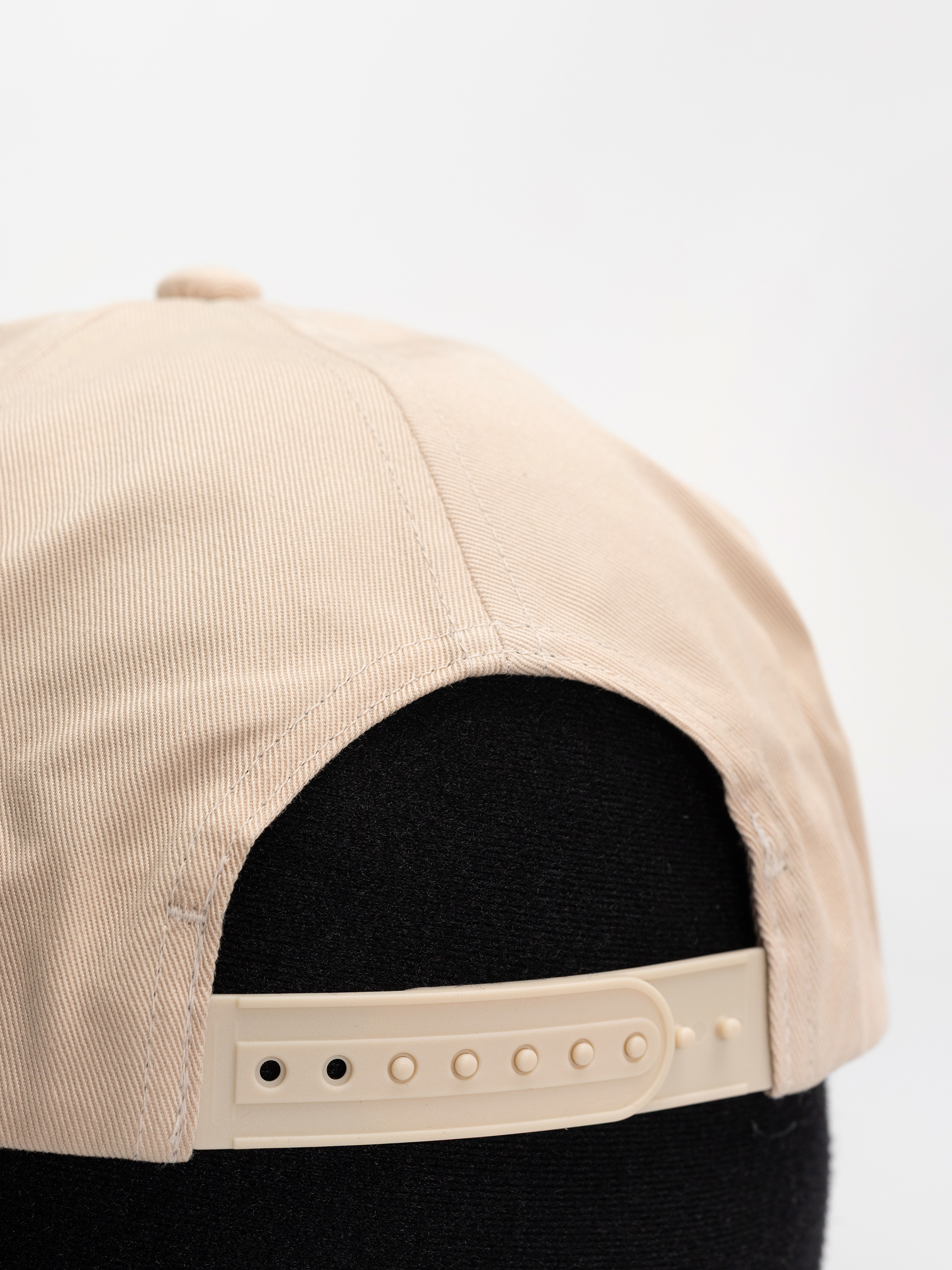 Шапка с козирка adidas Fsbs Lowk (beige)