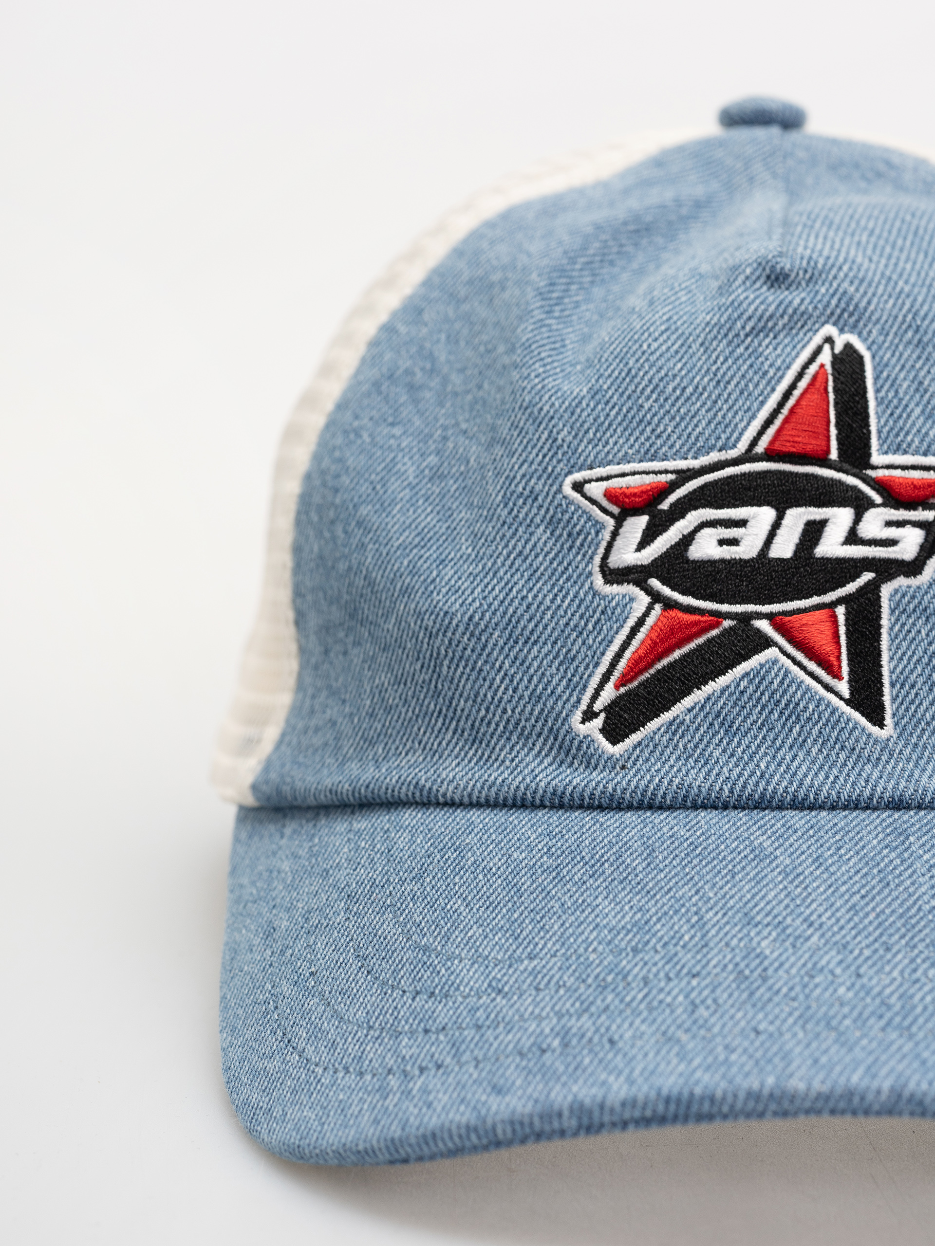 Шапка с козирка Vans Marked Jockey Trucker (stonewash/blue)