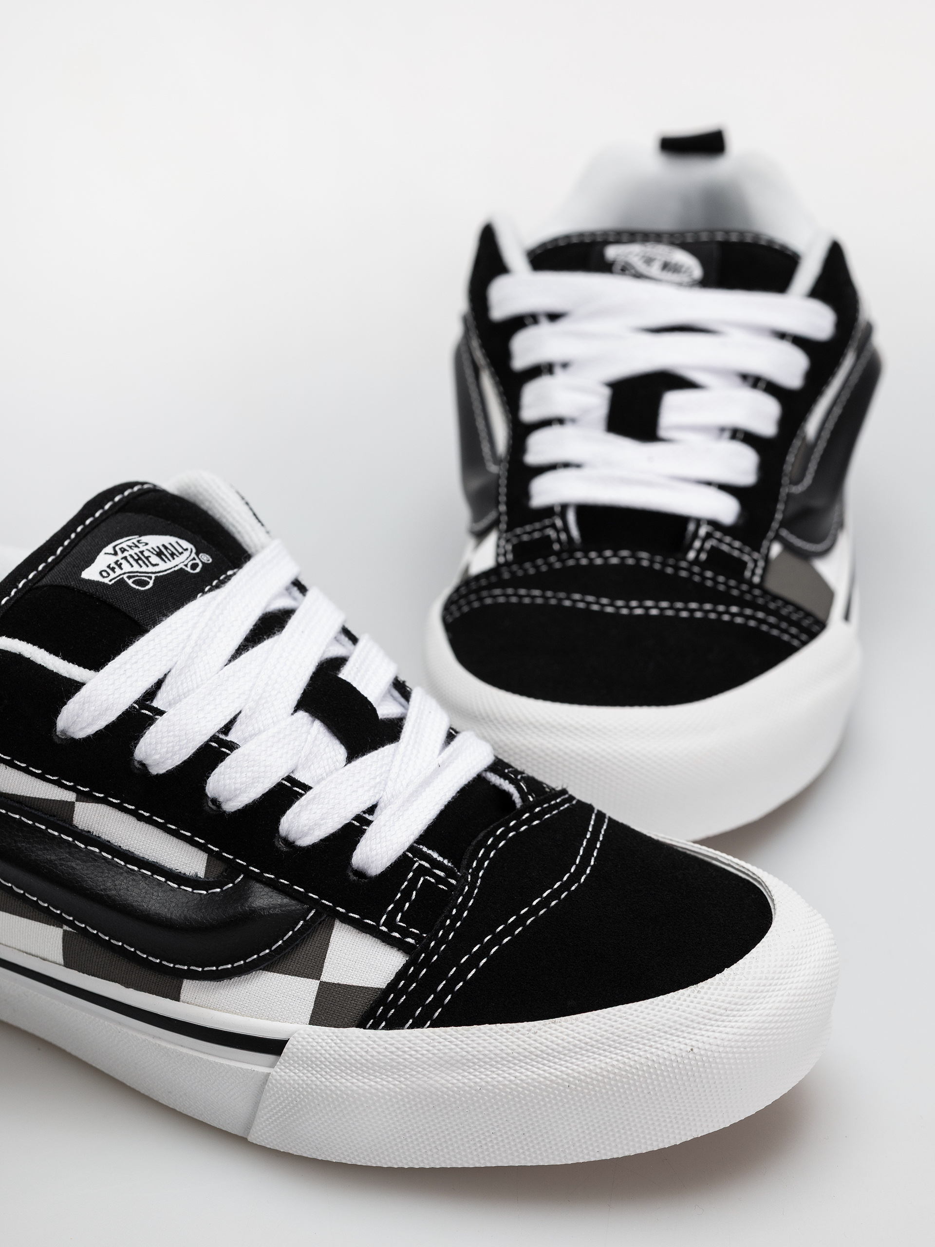 Обувки Vans Knu Skool (mgch gray/black)