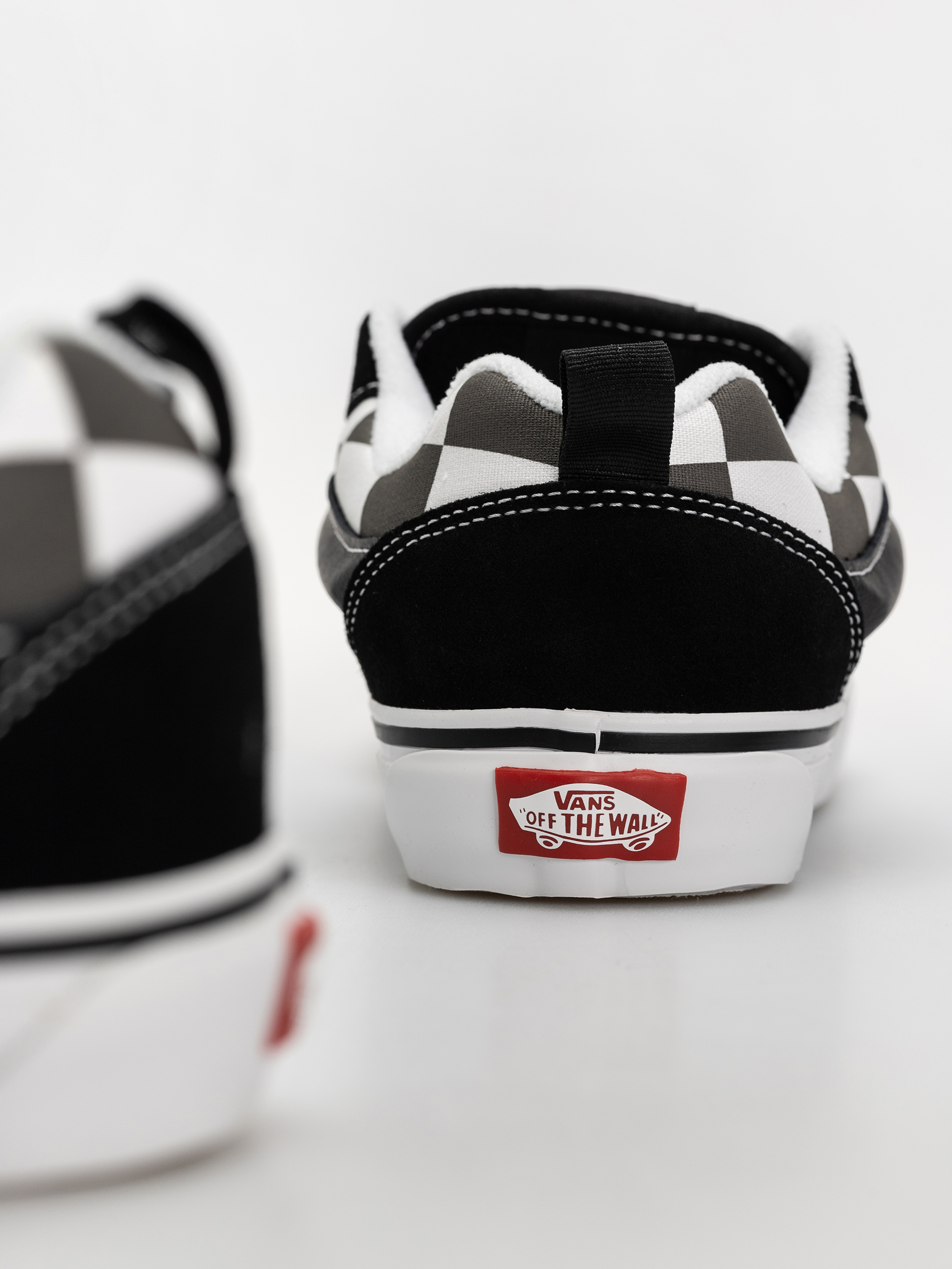 Обувки Vans Knu Skool (mgch gray/black)