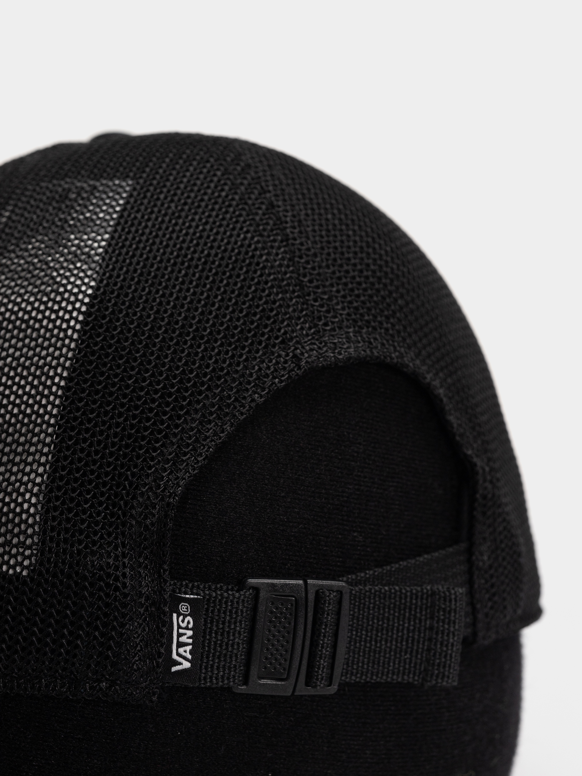 Шапка с козирка Vans Sidestripe Unstructured Trucker (black)