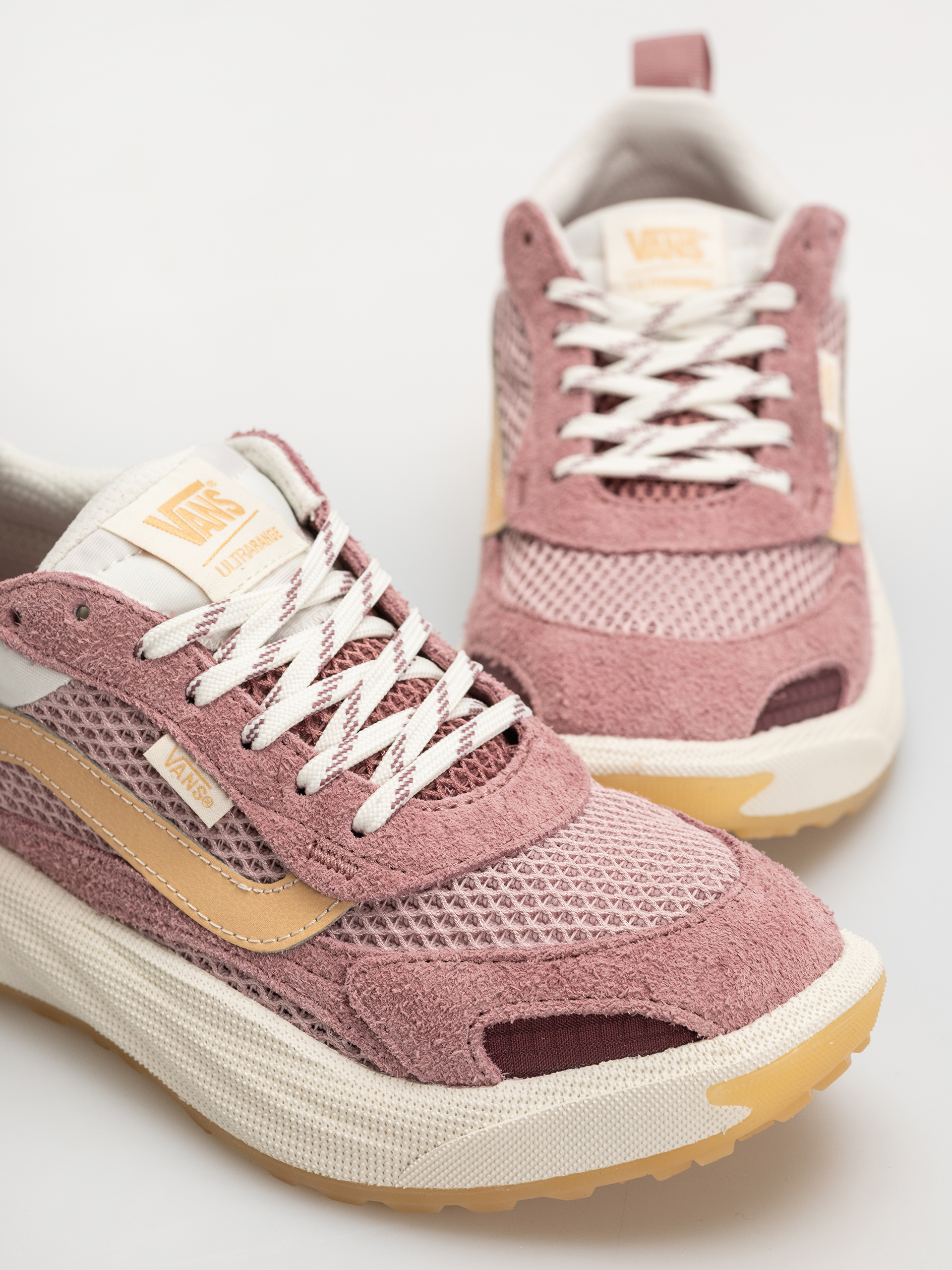 Обувки Vans Ultrarange Neo 2.0 (dusky rose)
