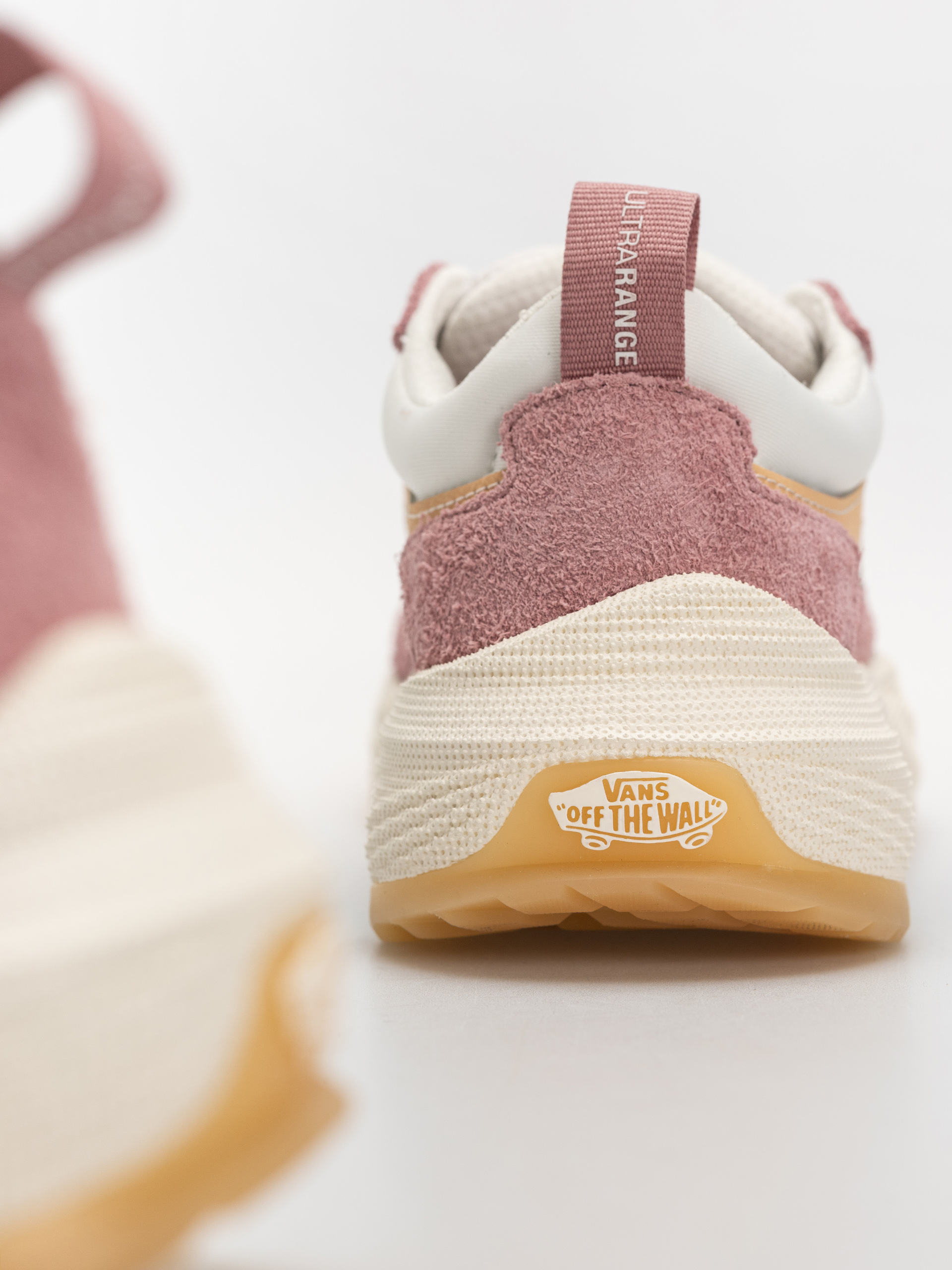 Обувки Vans Ultrarange Neo 2.0 (dusky rose)