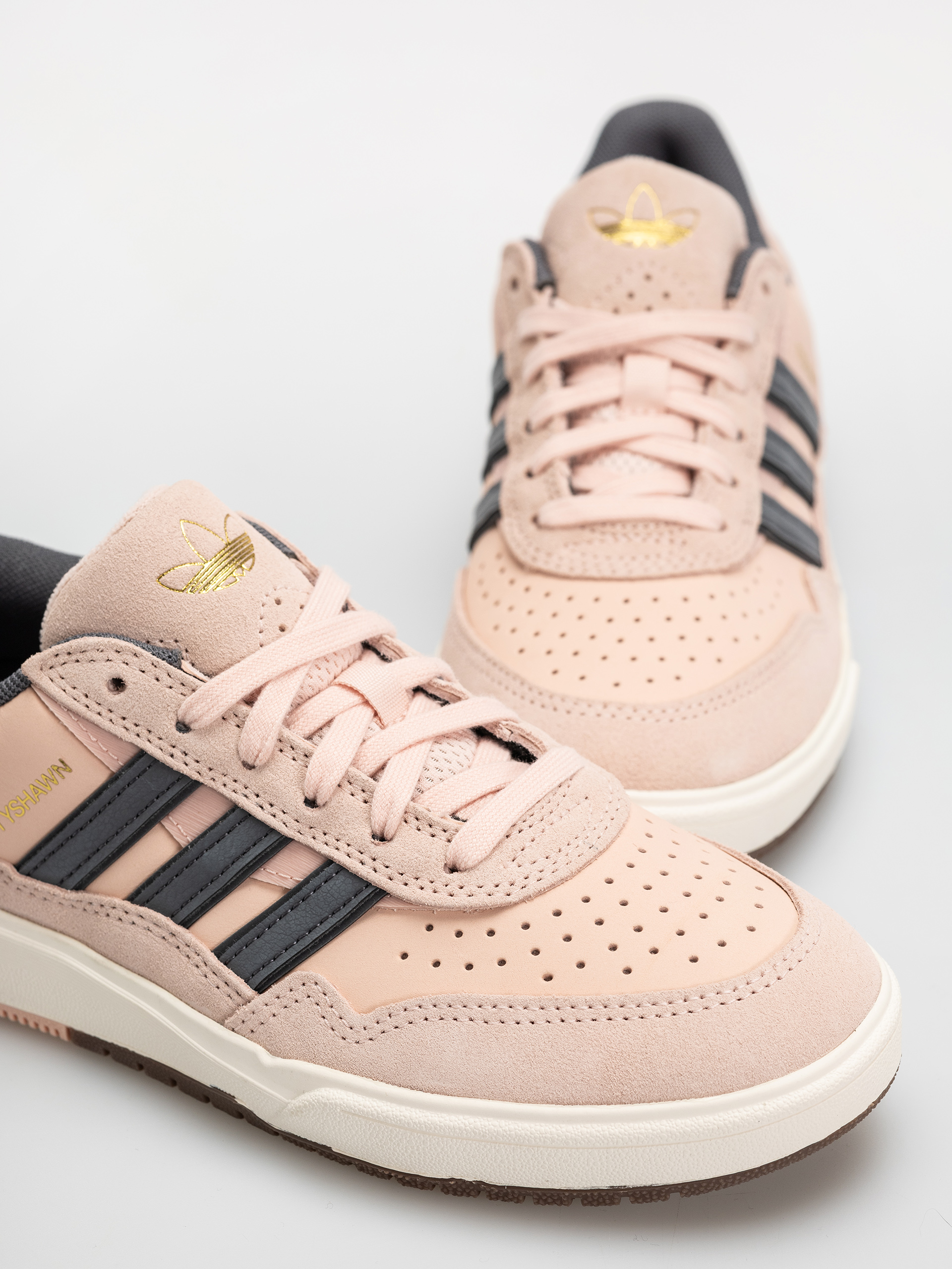 Обувки adidas Tyshawn II (blupnk/grefiv/cwhite)