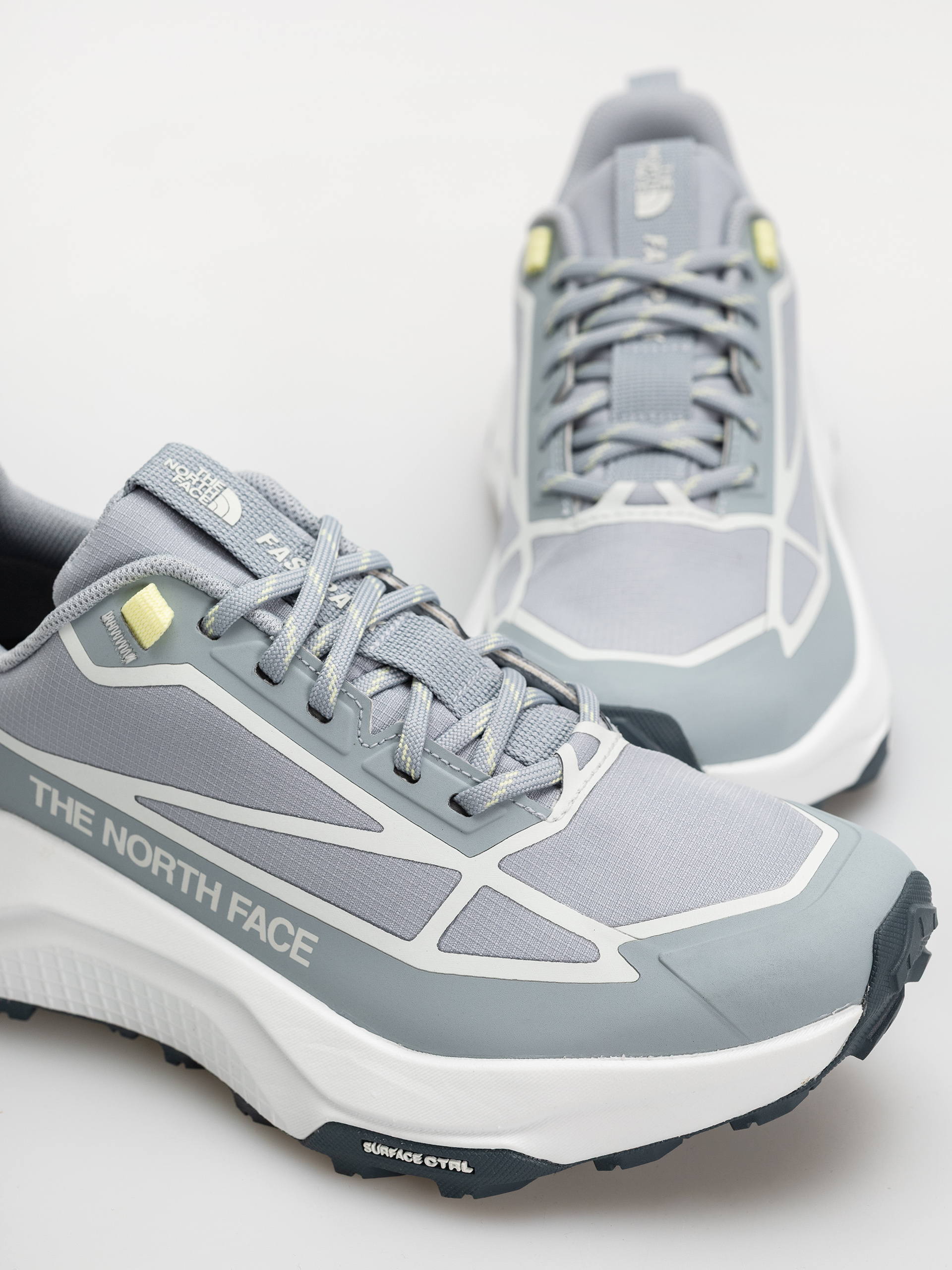 Обувки The North Face Fastpack Wp Wmn (frost grey/lemo)