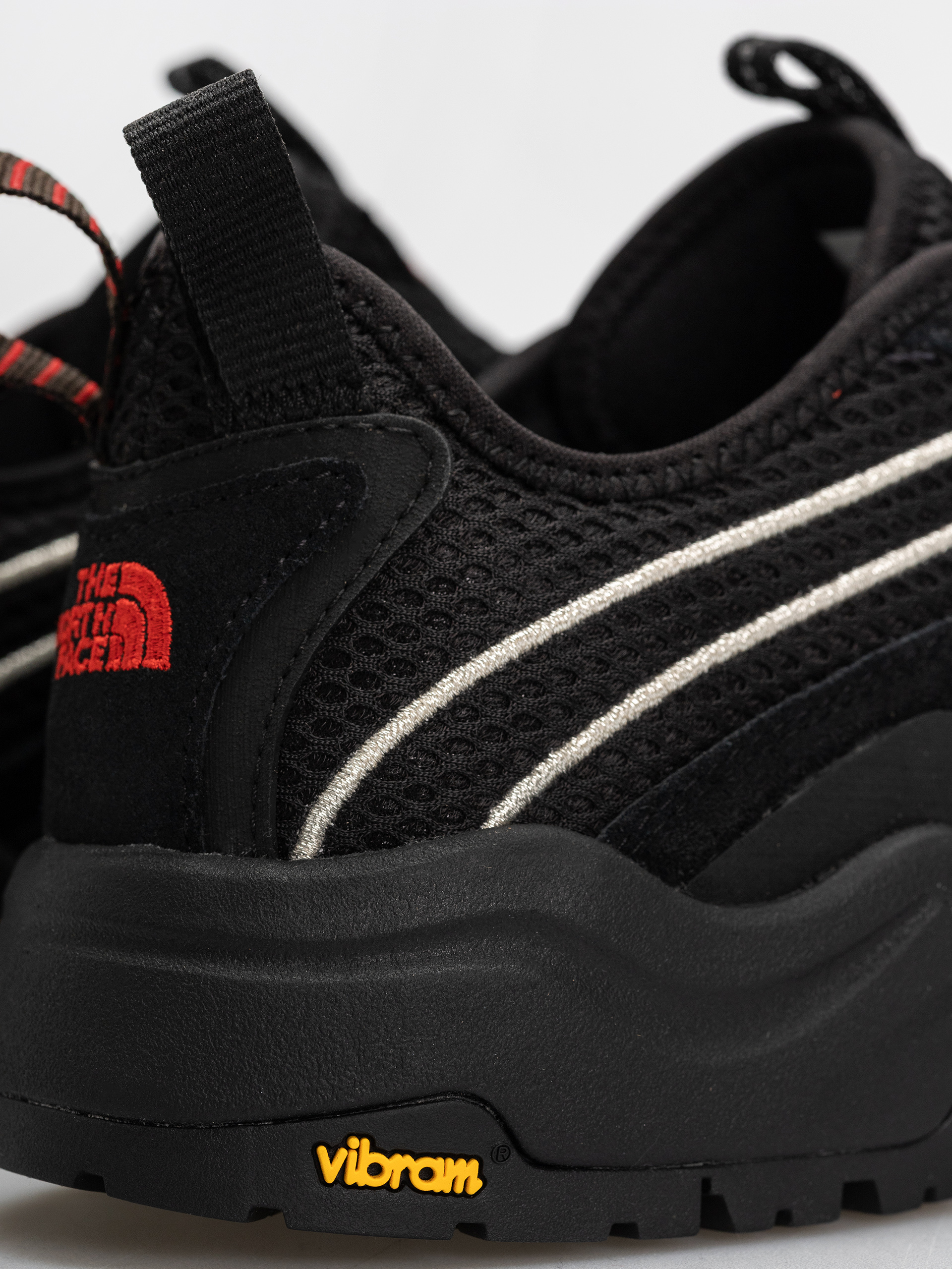 Обувки The North Face Clyffe Ultra (tnf blk/tnf red)