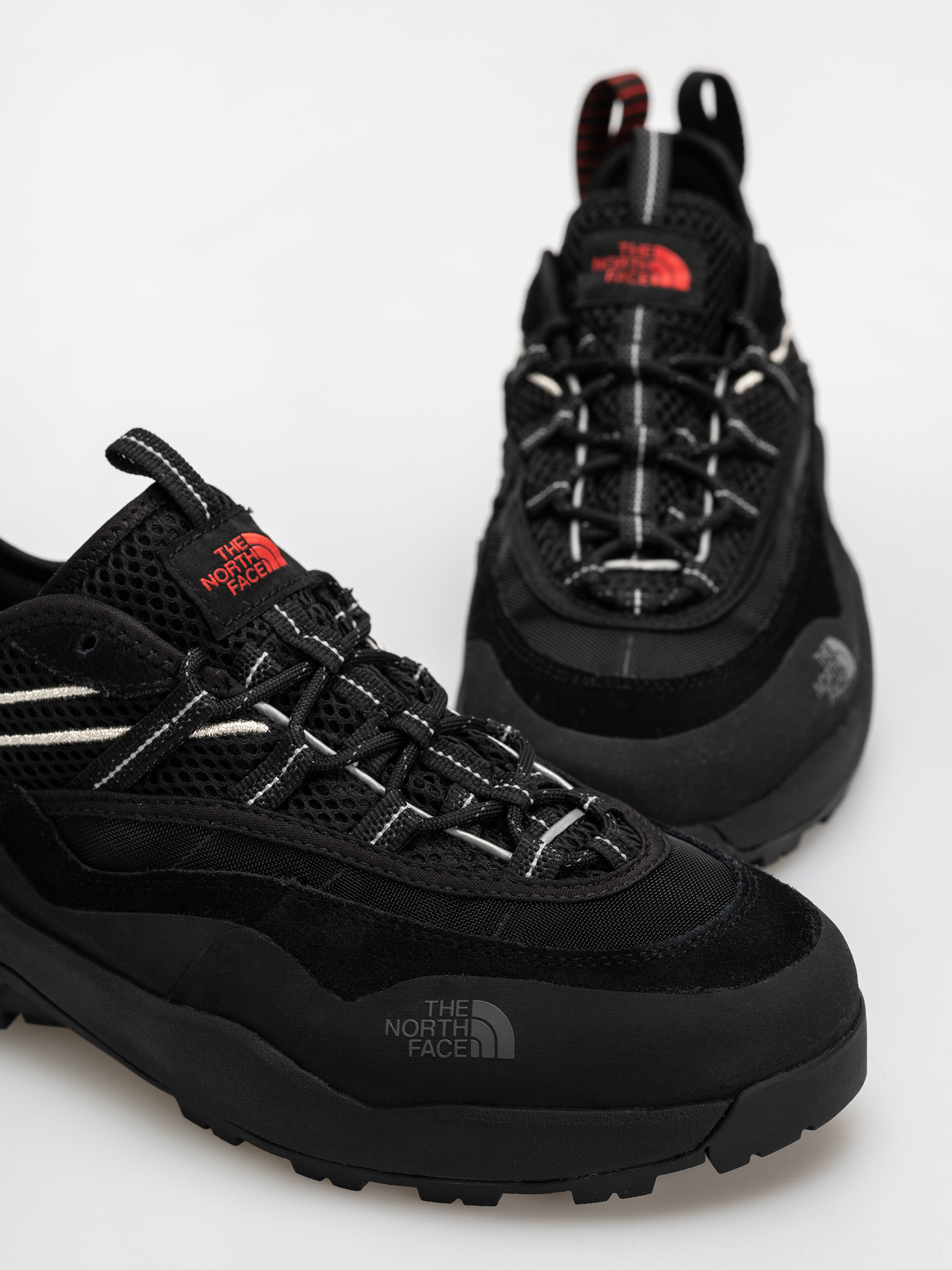 Обувки The North Face Clyffe Ultra (tnf blk/tnf red)