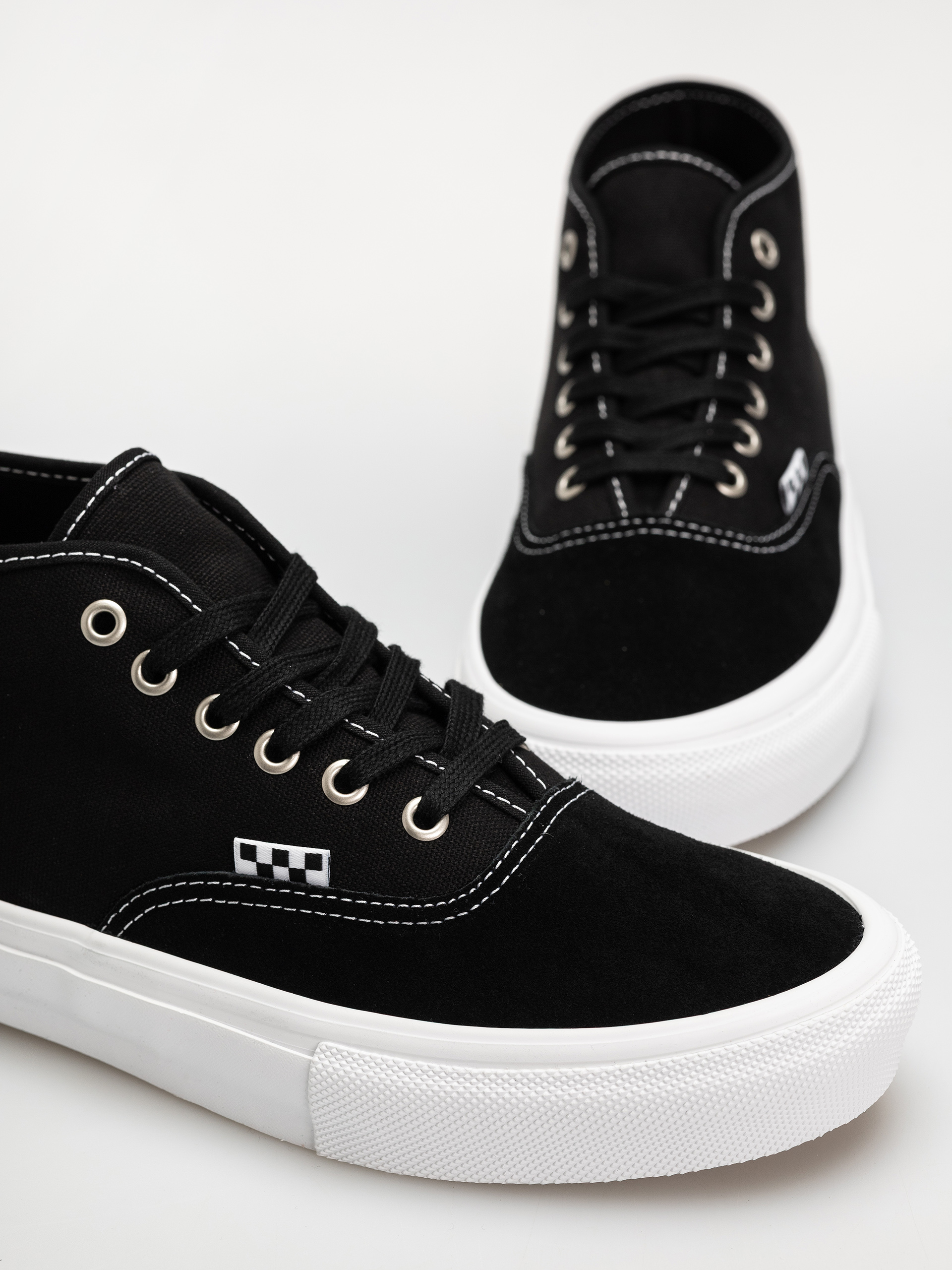 Обувки Vans Skate Authentic Mid (black/white)