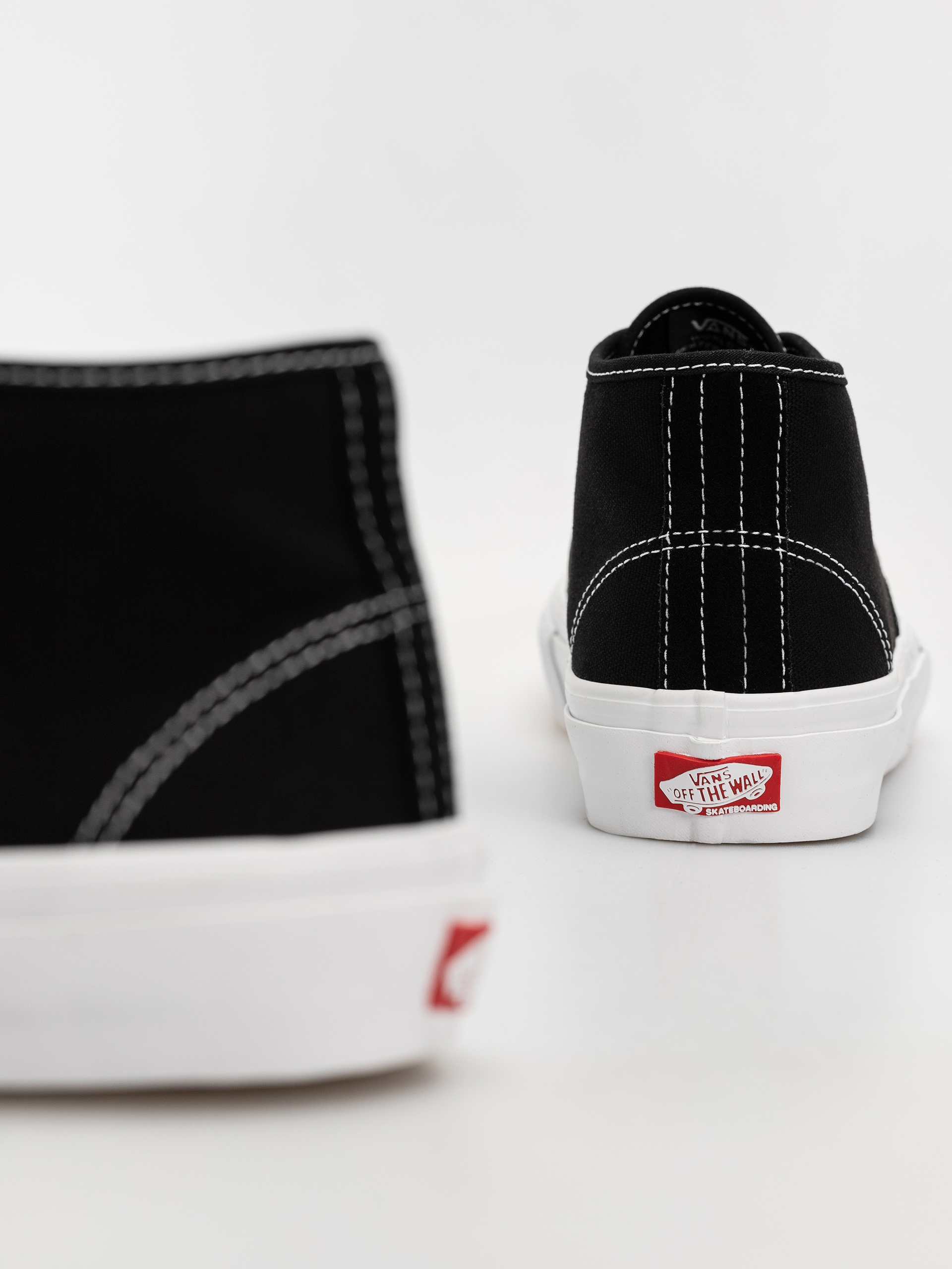 Обувки Vans Skate Authentic Mid (black/white)