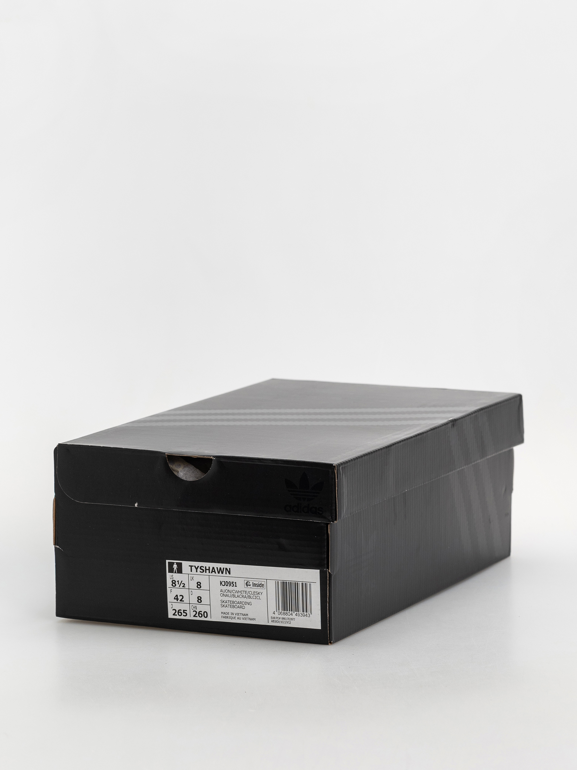 Обувки adidas Tyshawn (cwhite/clesky)