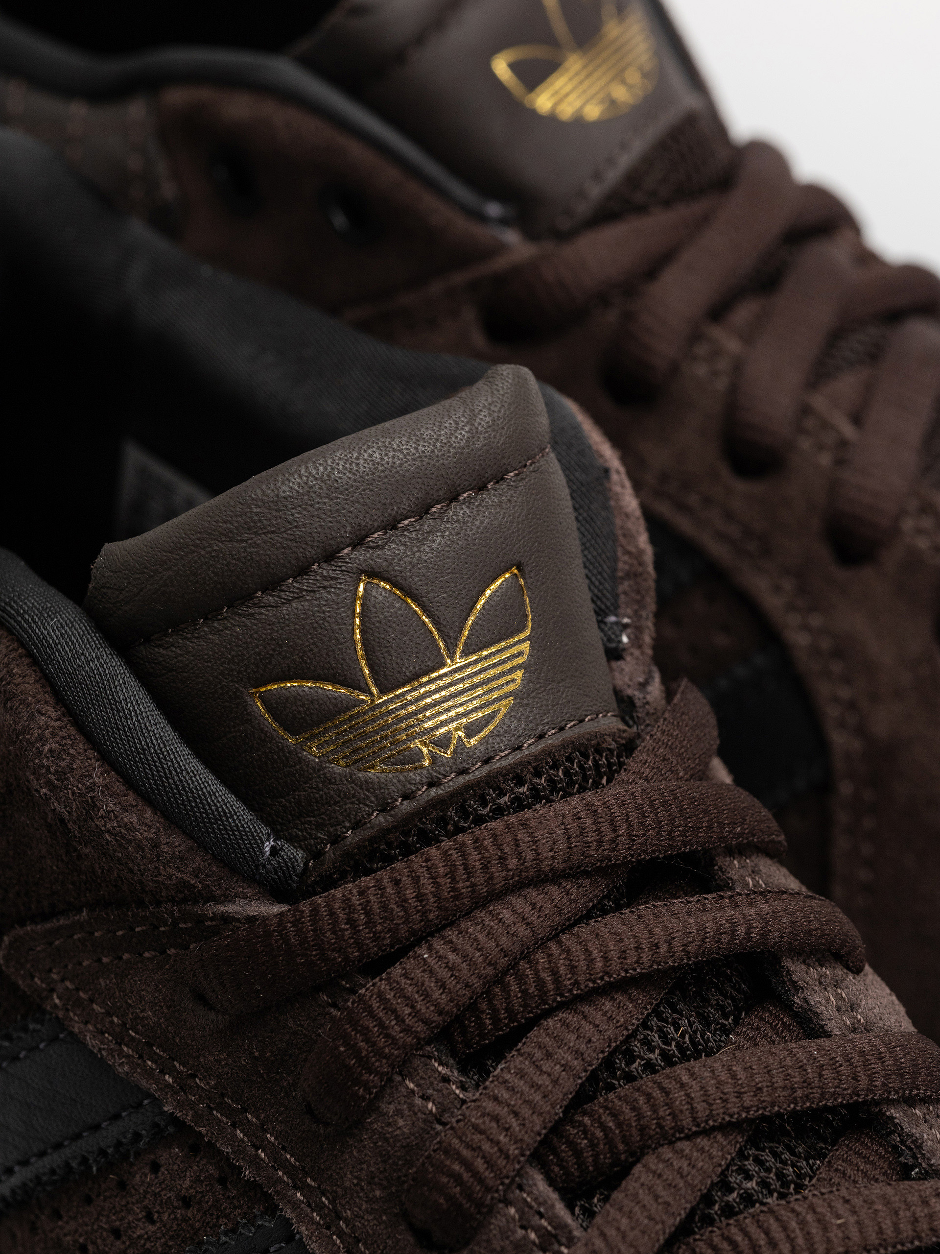 Обувки adidas Tyshawn (carbon/carbon)