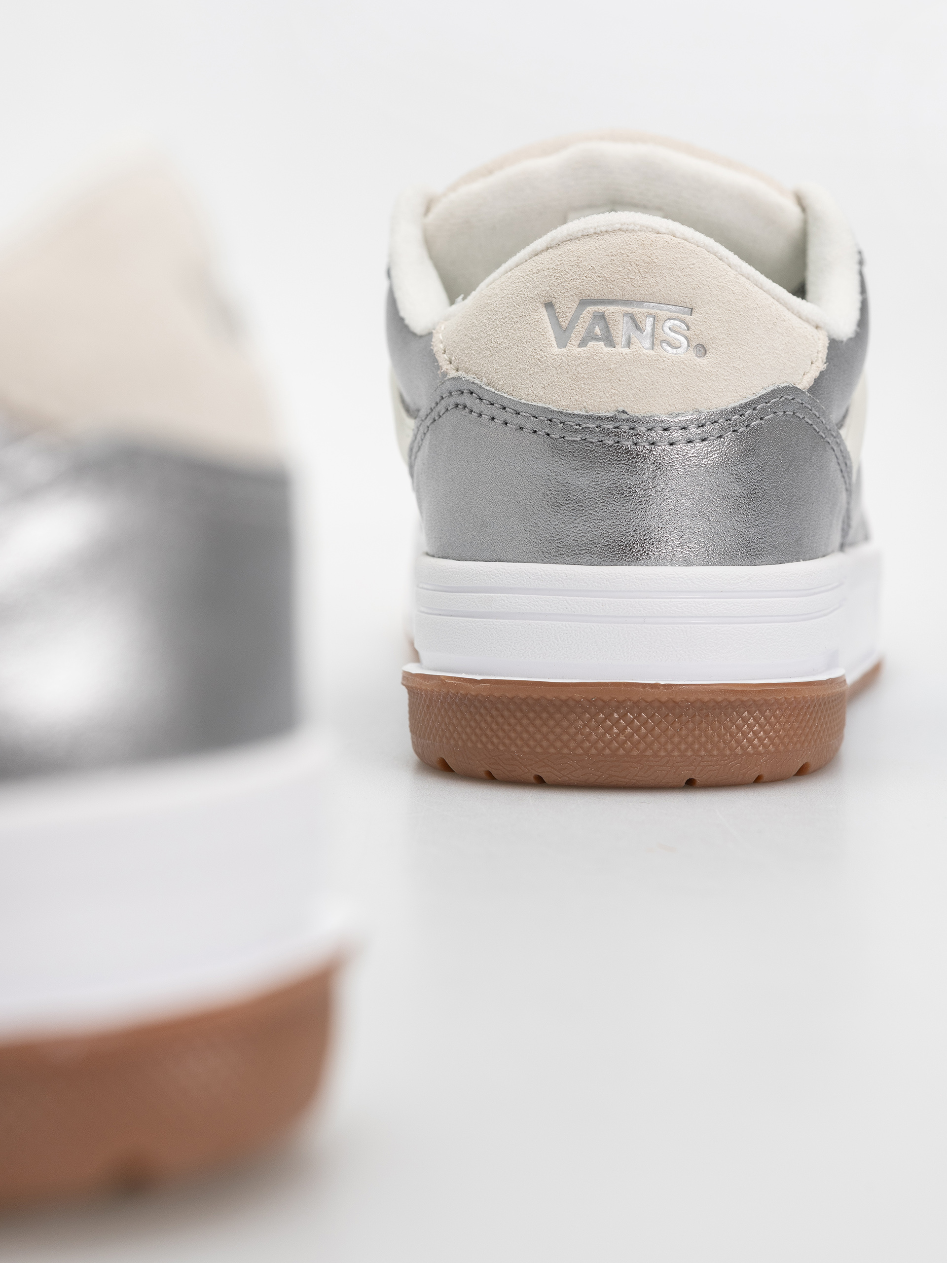 Обувки Vans Hylane (mtlc multi white)