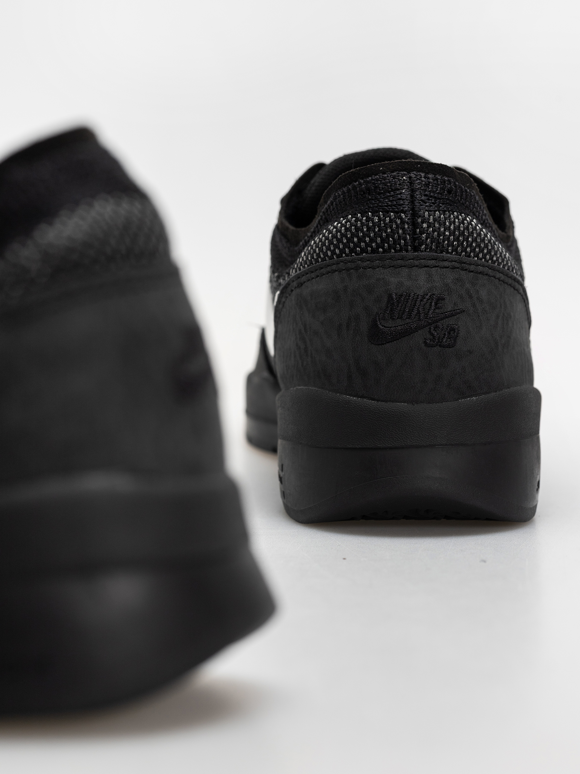 Обувки Nike SB Ps8 (black/white black black)