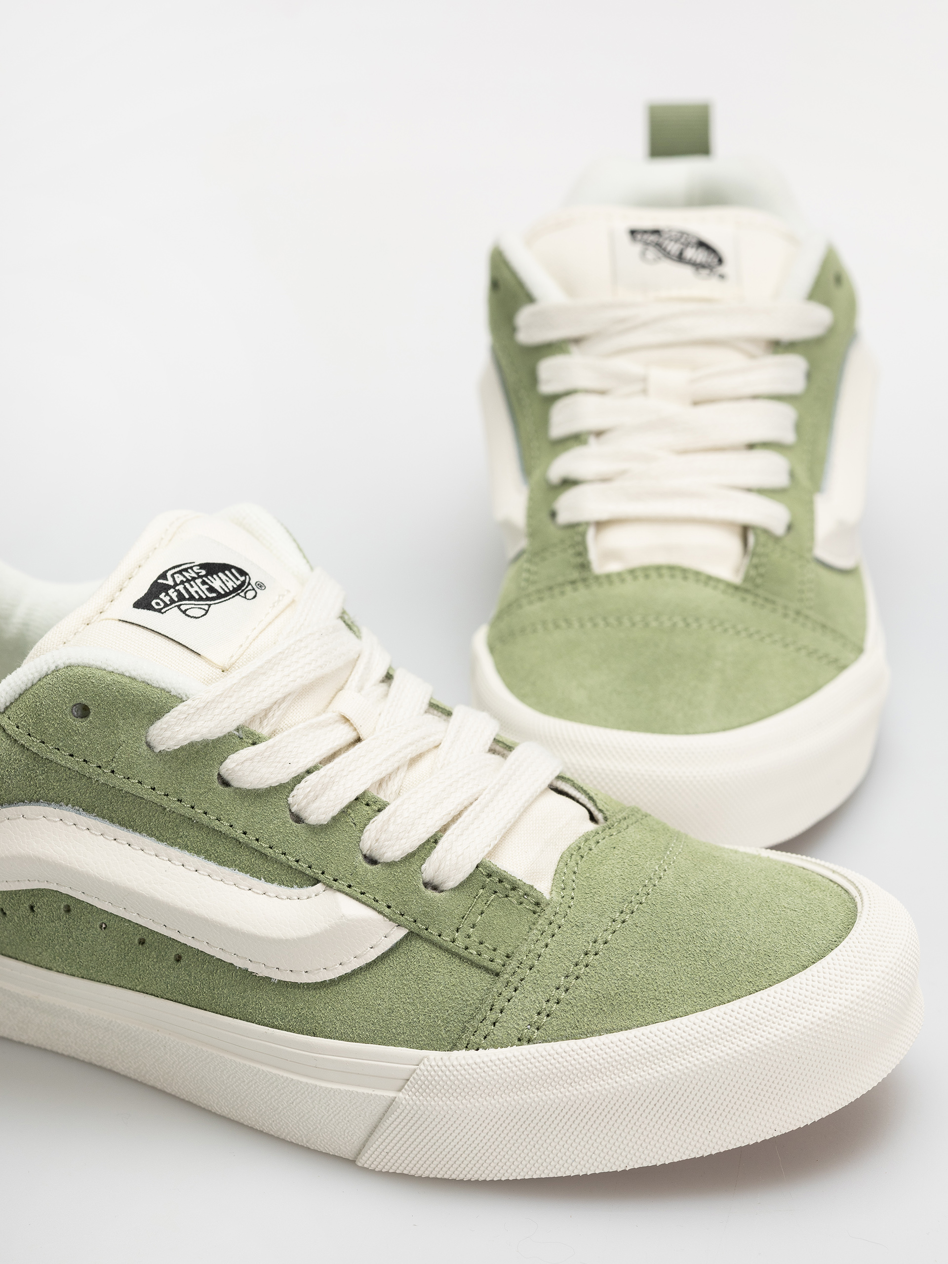 Обувки Vans Knu Skool (suede neutral olive)