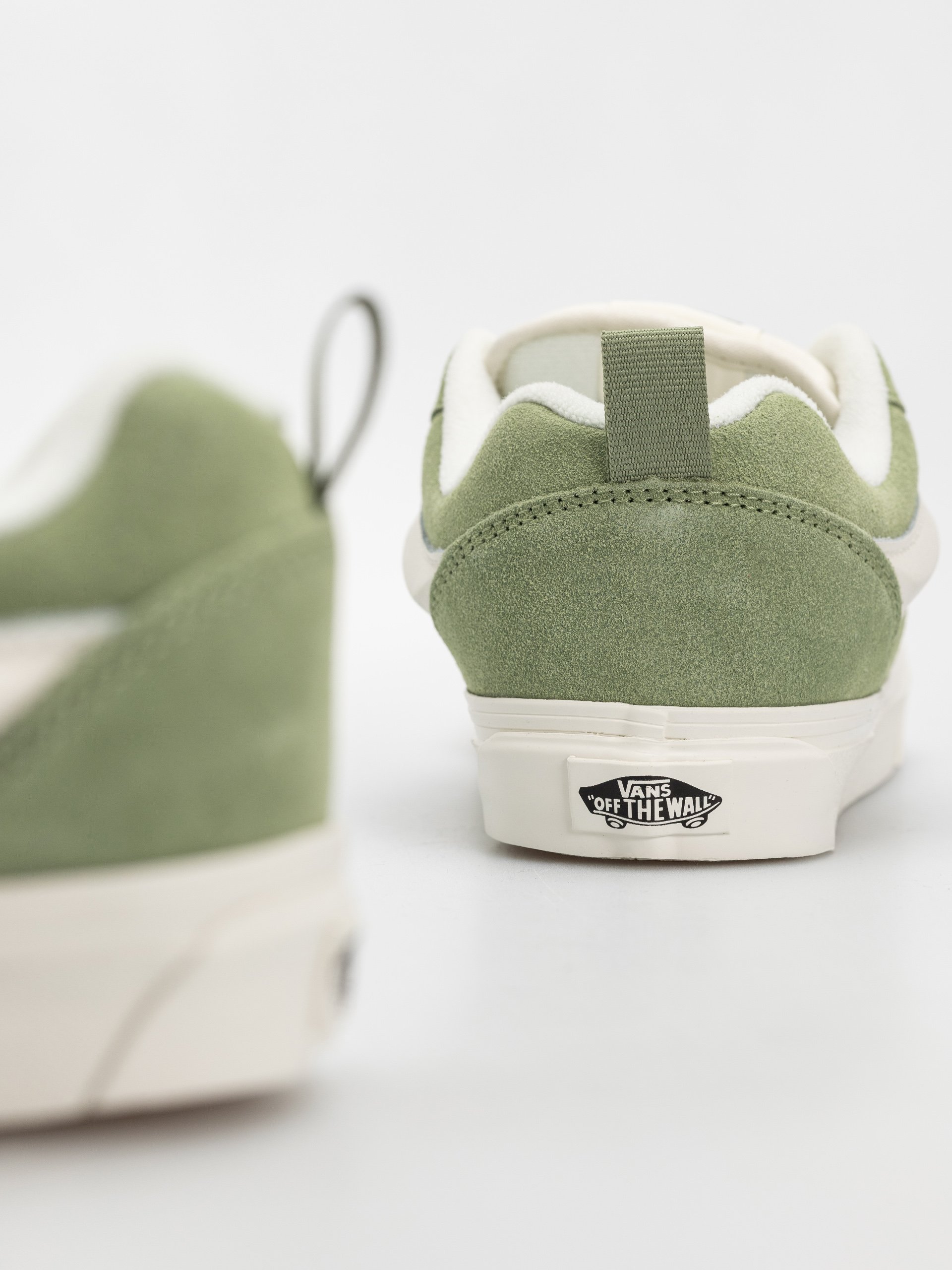 Обувки Vans Knu Skool (suede neutral olive)