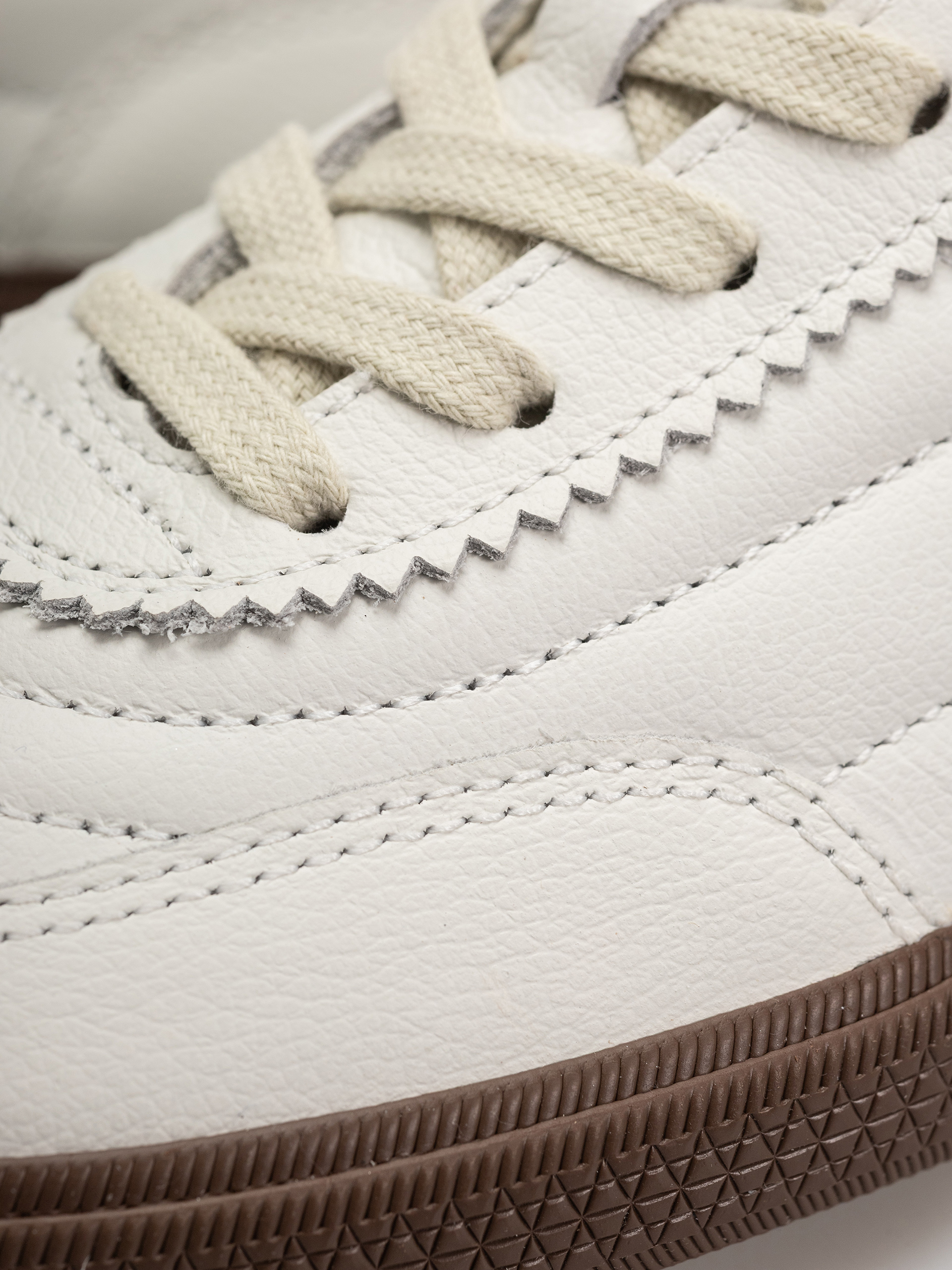 Обувки Veja Panenka Wmn (white black bark)