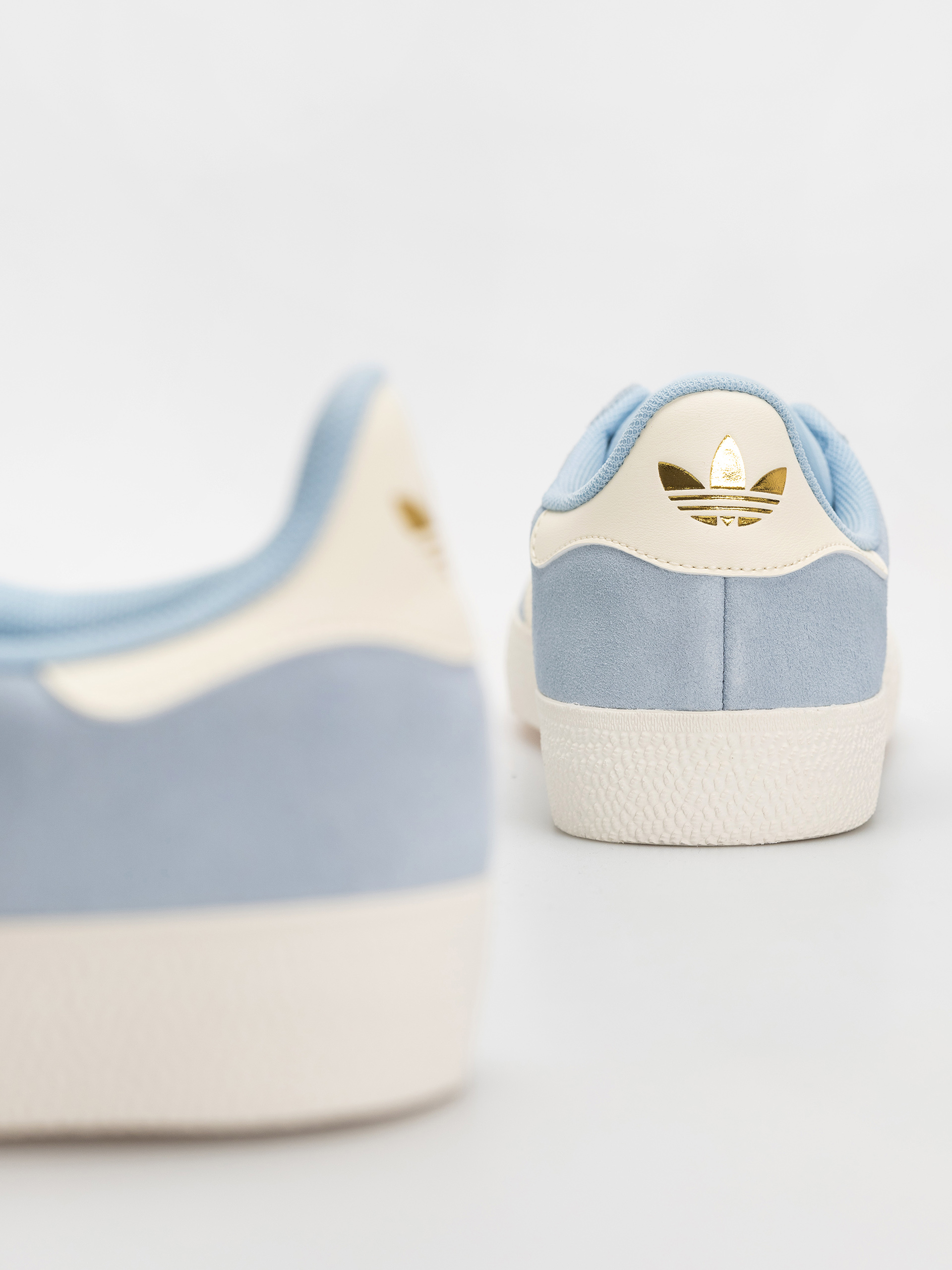 Обувки adidas Gazelle Adv (clesky/crewht/cwhite)
