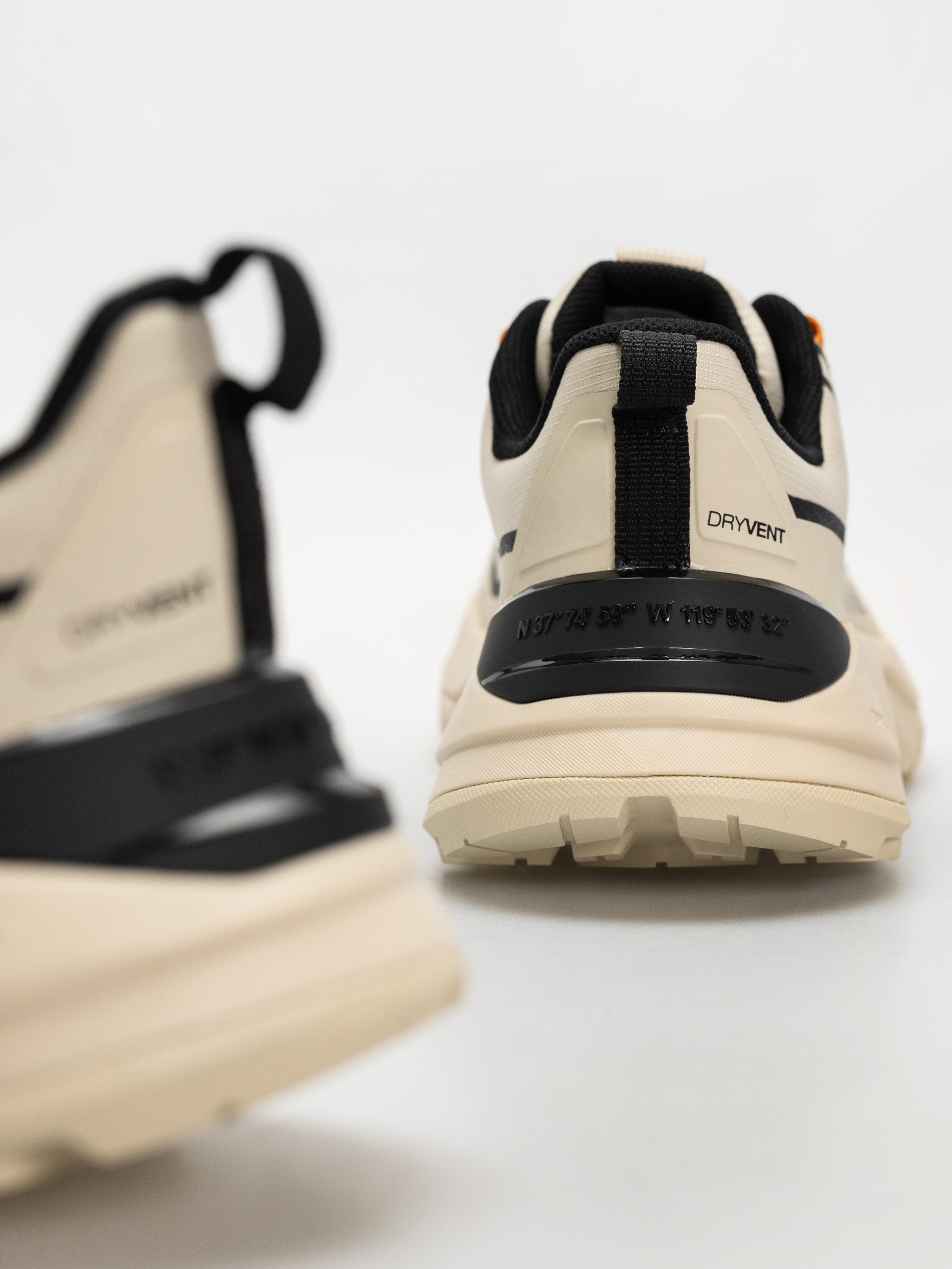 Обувки The North Face Fastpack Wp (desert stone/tn)