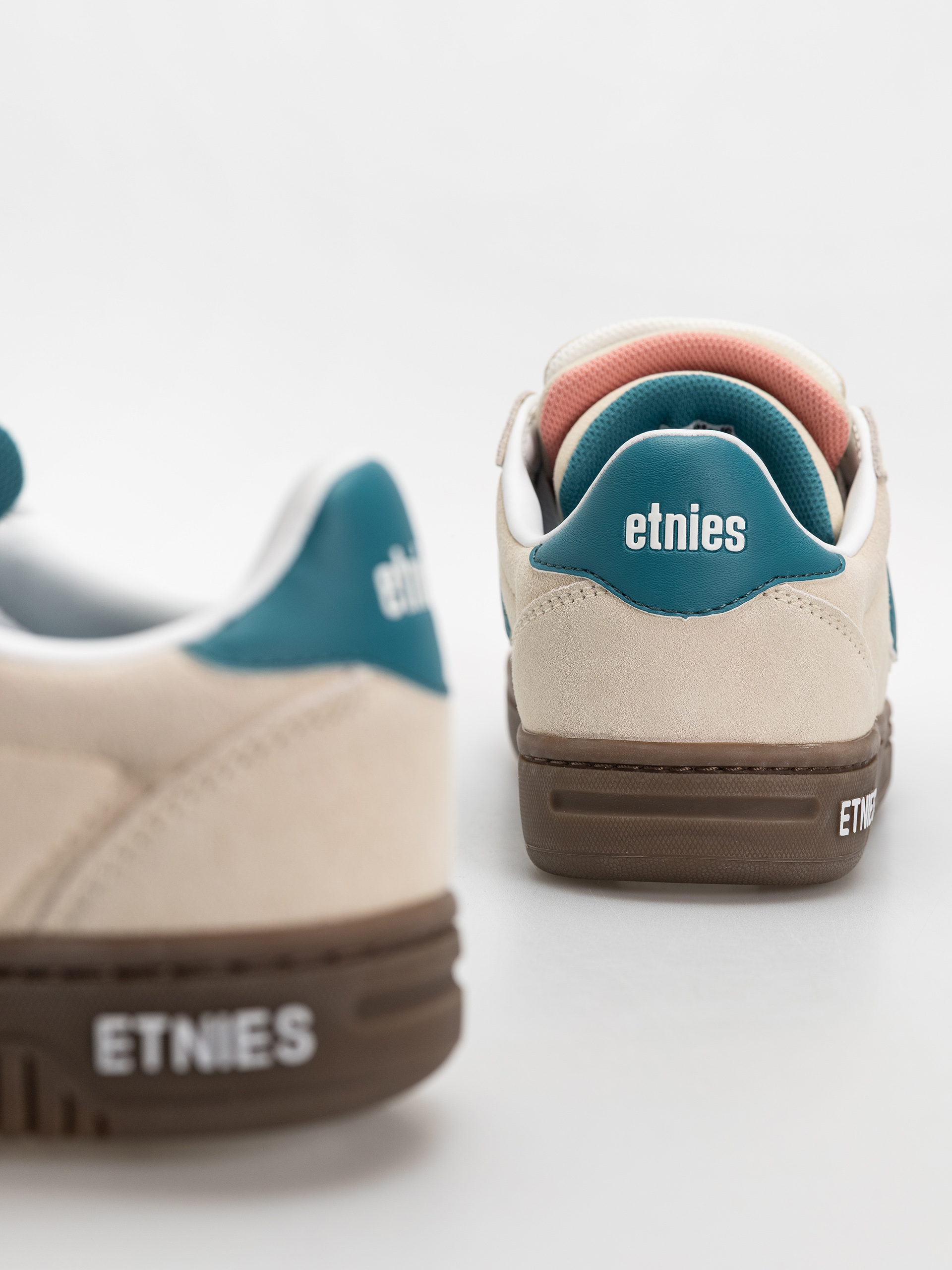 Обувки Etnies Locut Triple Tongue (tan)