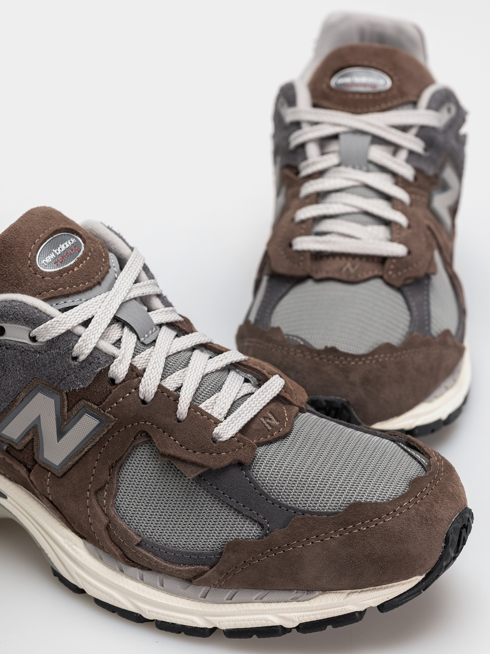 Обувки New Balance 2002 (cortado/raincloud)