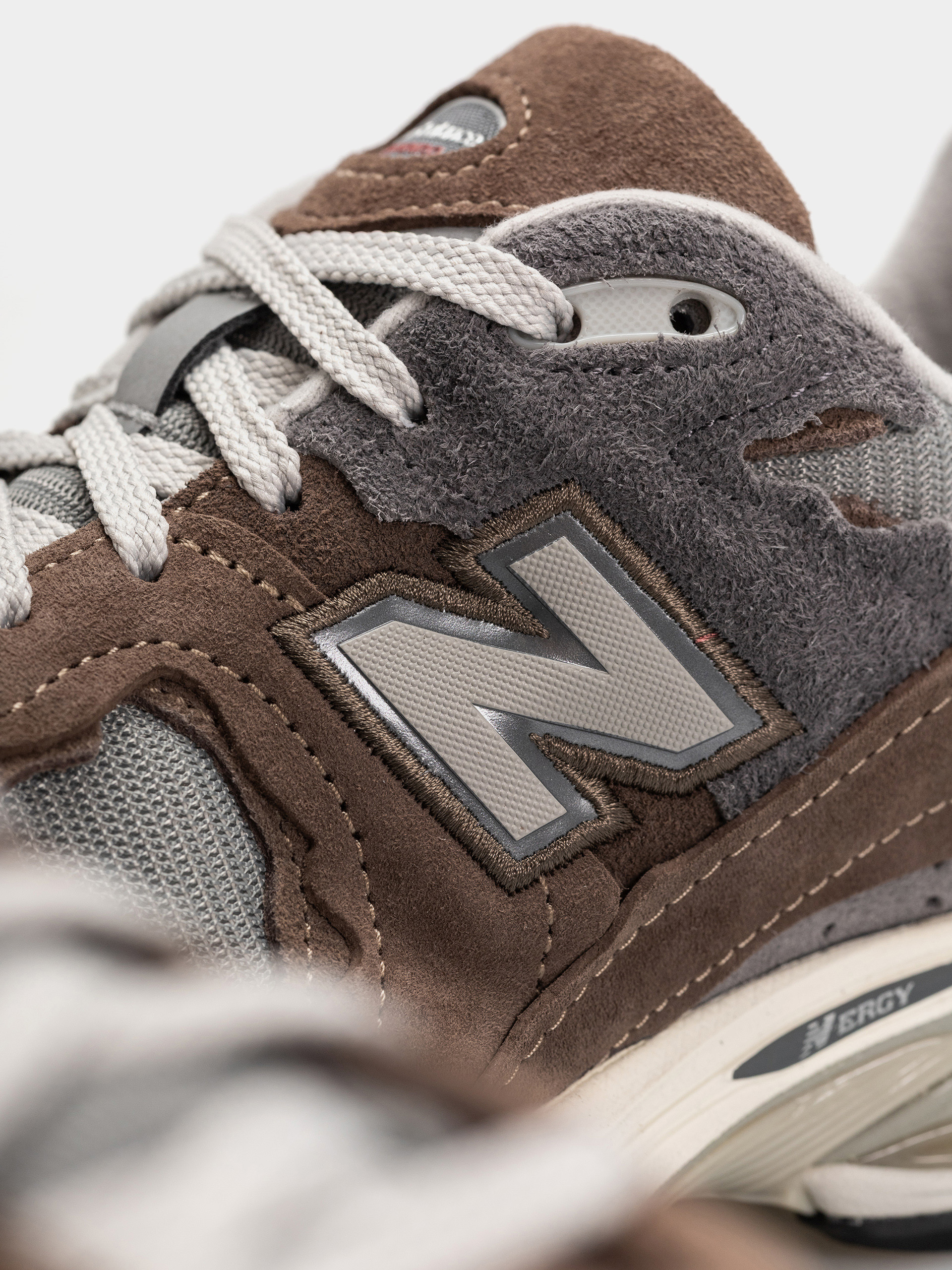 Обувки New Balance 2002 (cortado/raincloud)